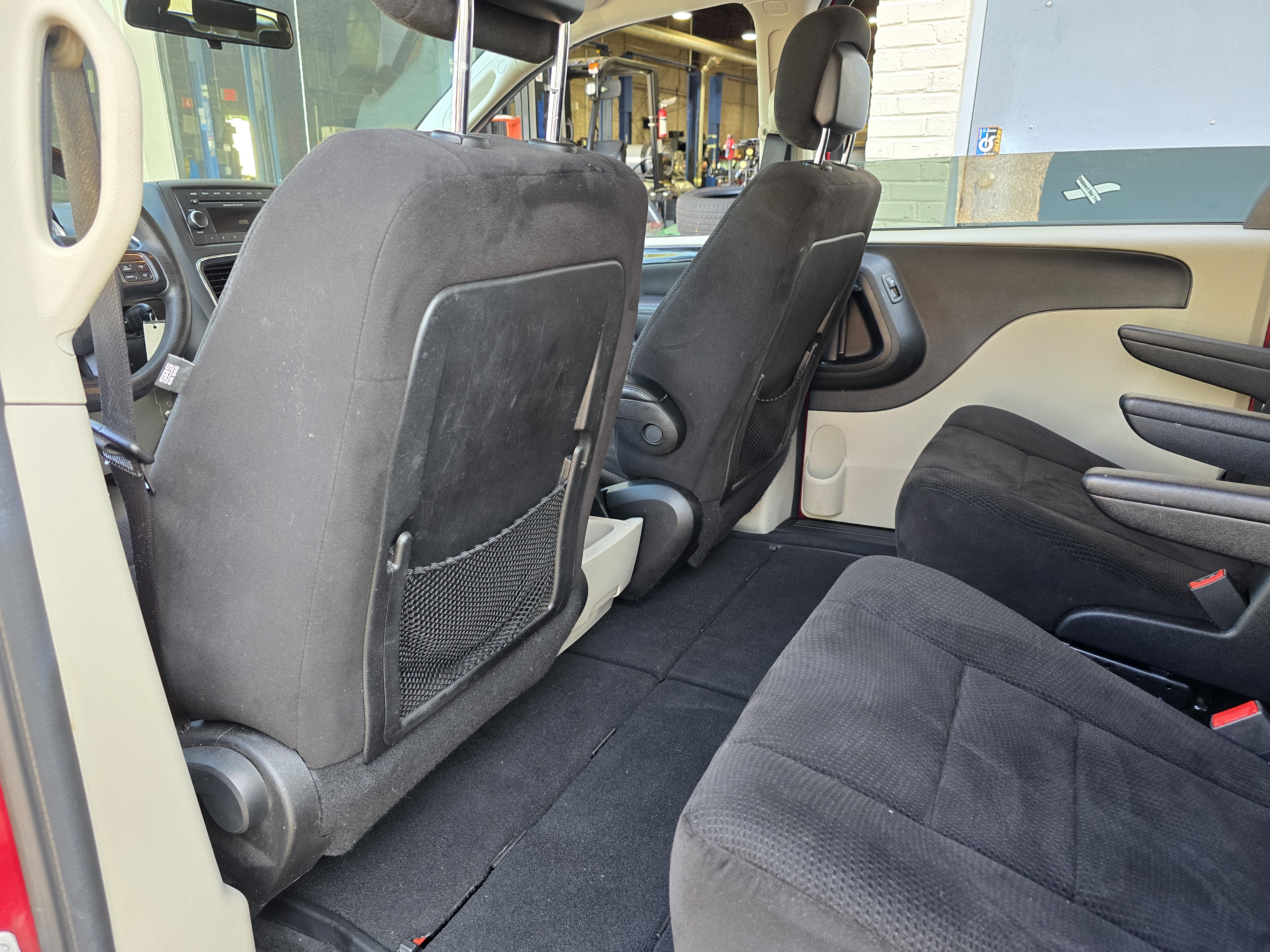 2014 Dodge Grand Caravan SE 31