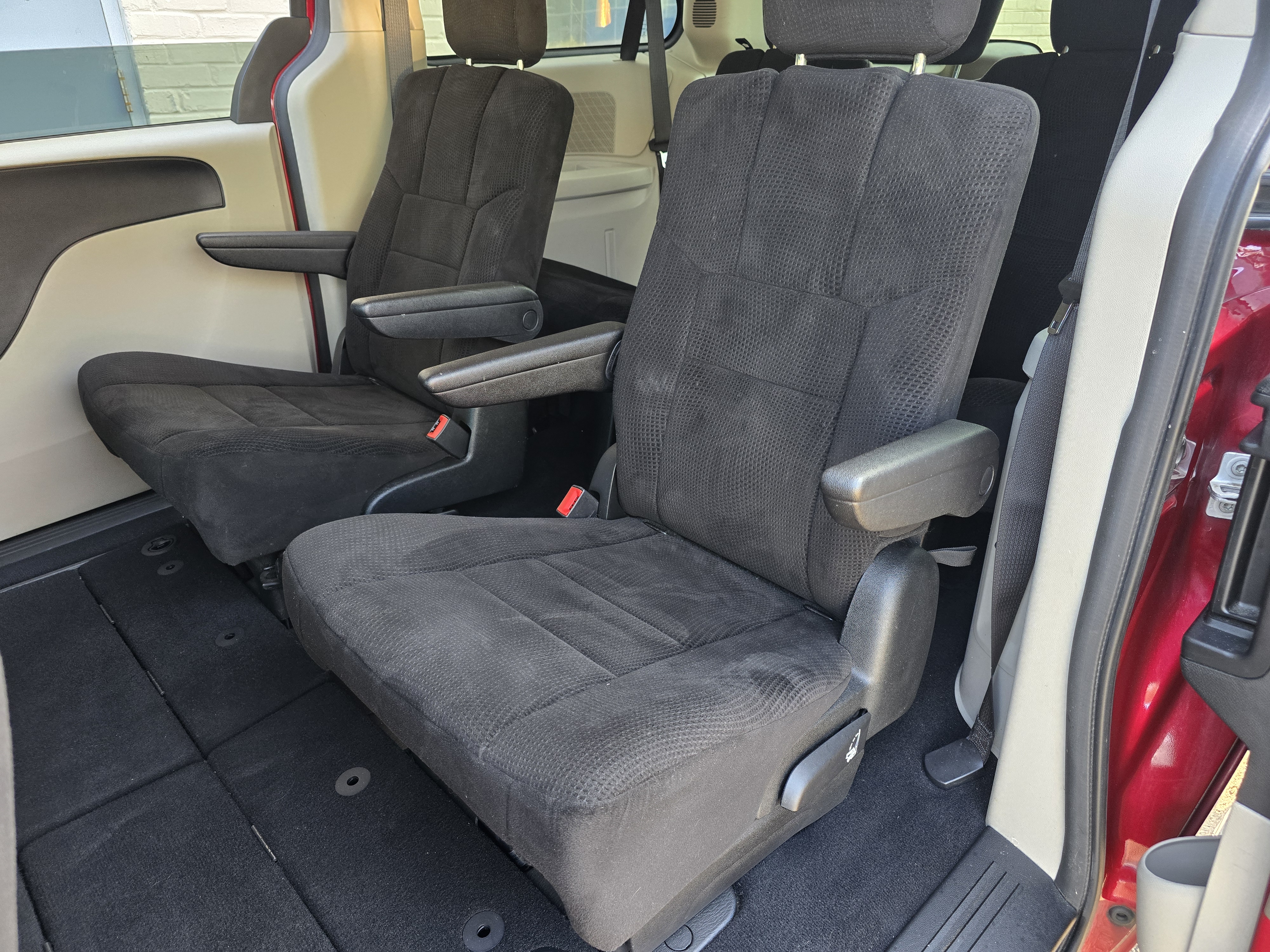 2014 Dodge Grand Caravan SE 32