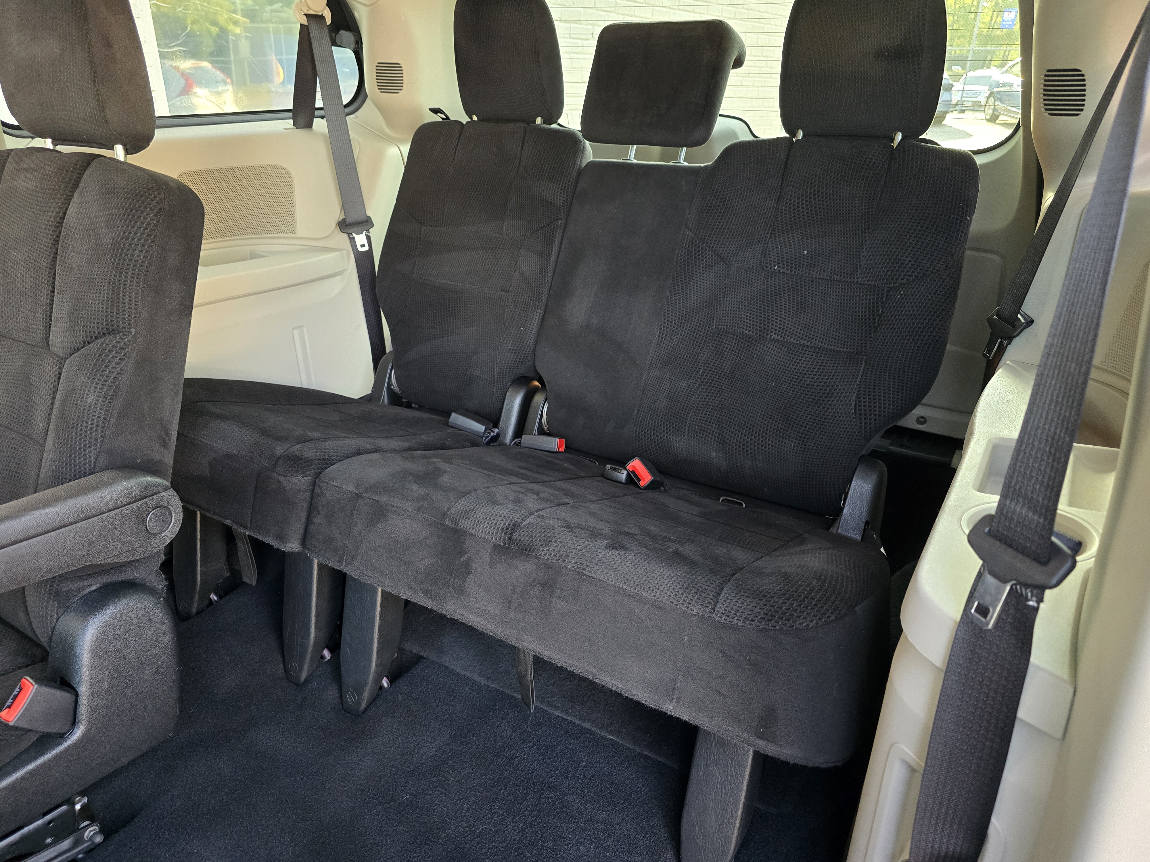 2014 Dodge Grand Caravan SE 34