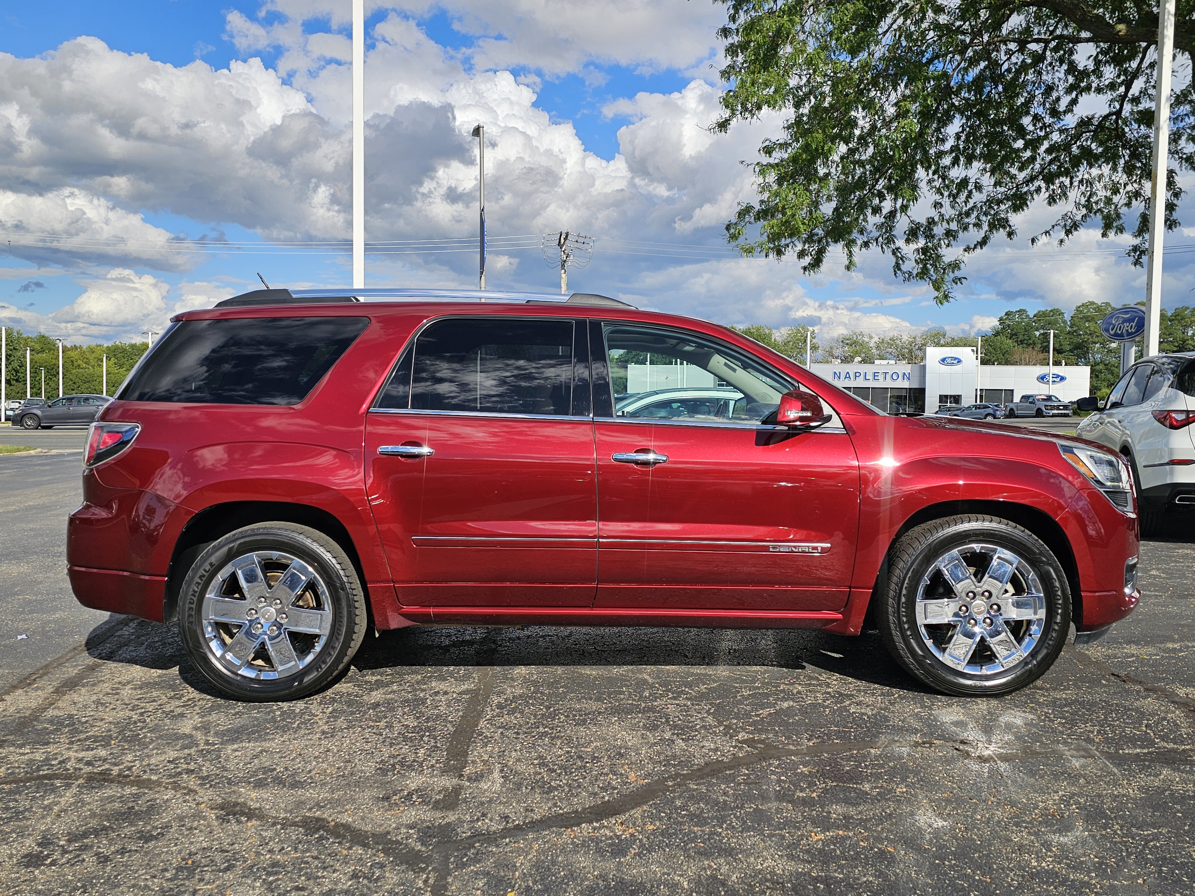 2015 GMC Acadia Denali 25