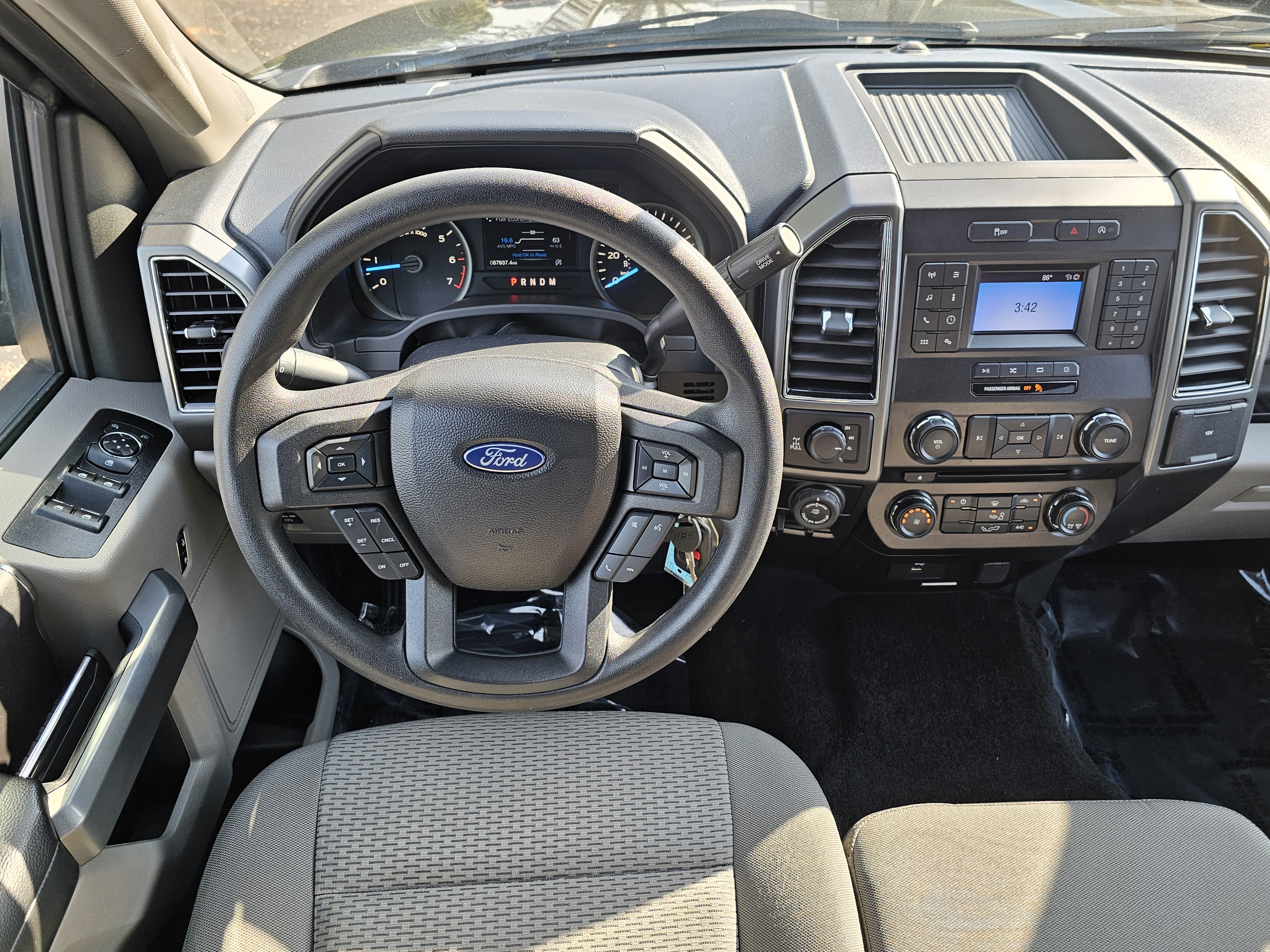 2018 Ford F-150 XLT 2