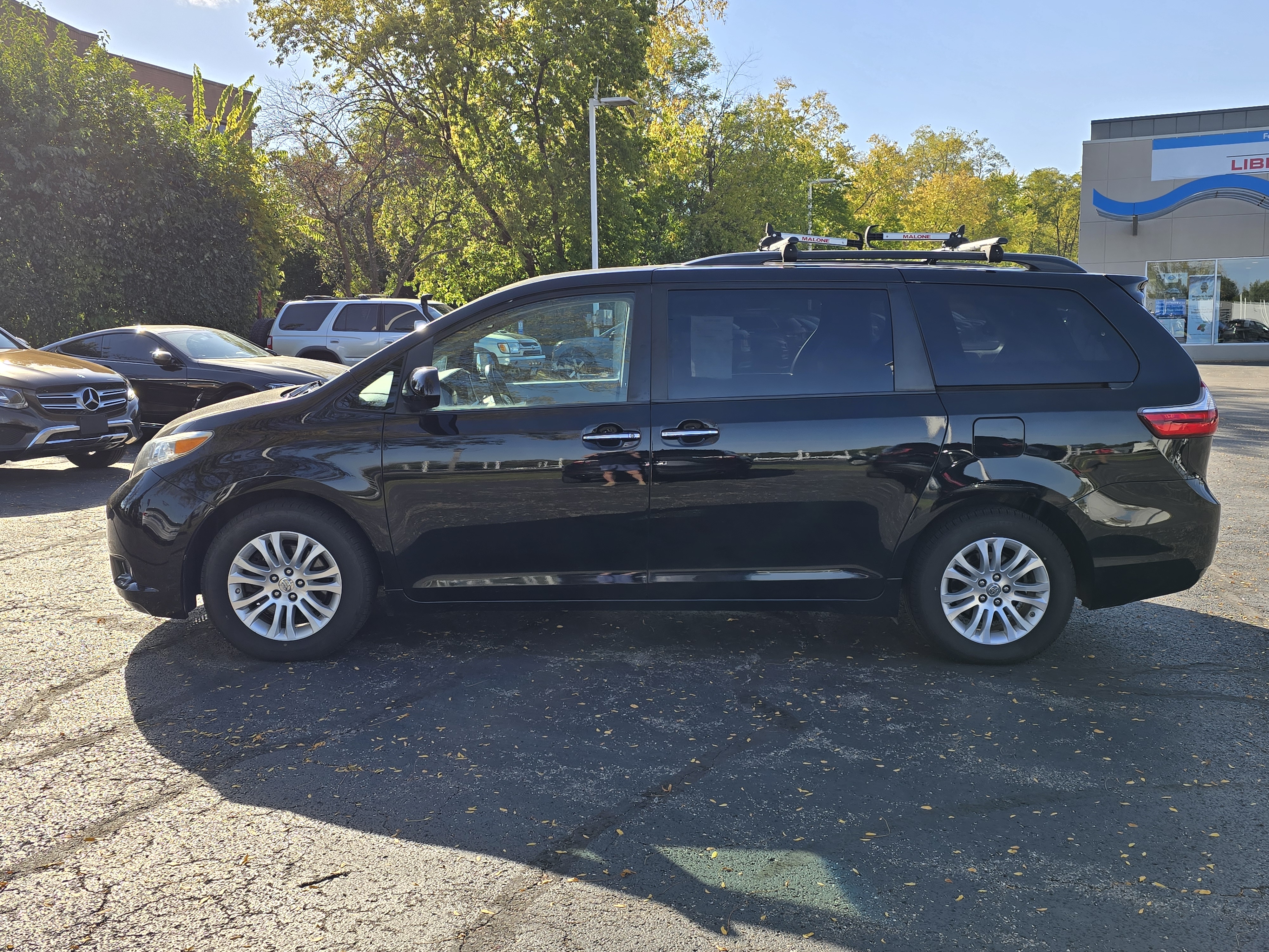 2015 Toyota Sienna XLE 2