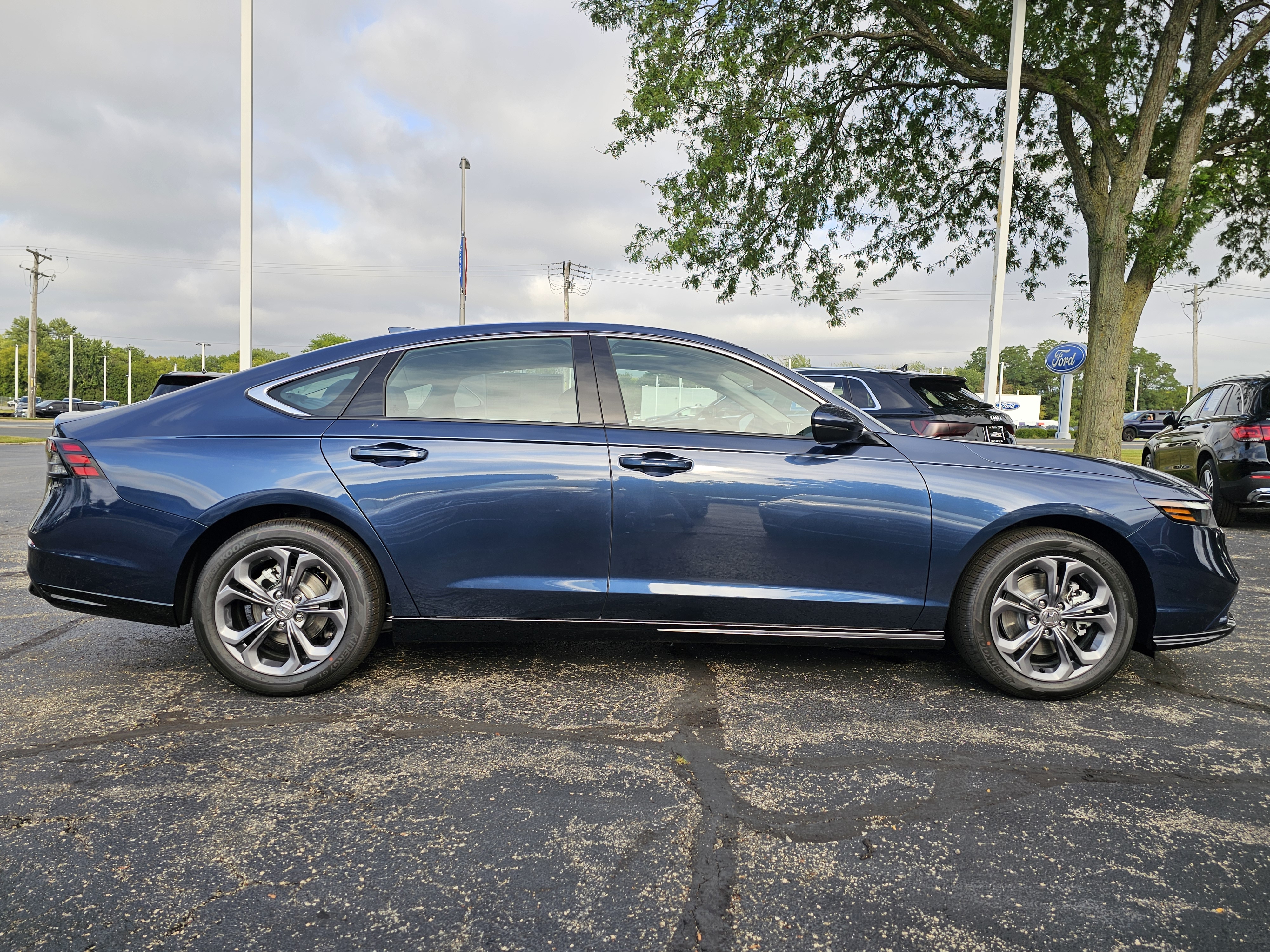 2024 Honda Accord Hybrid EX-L 23