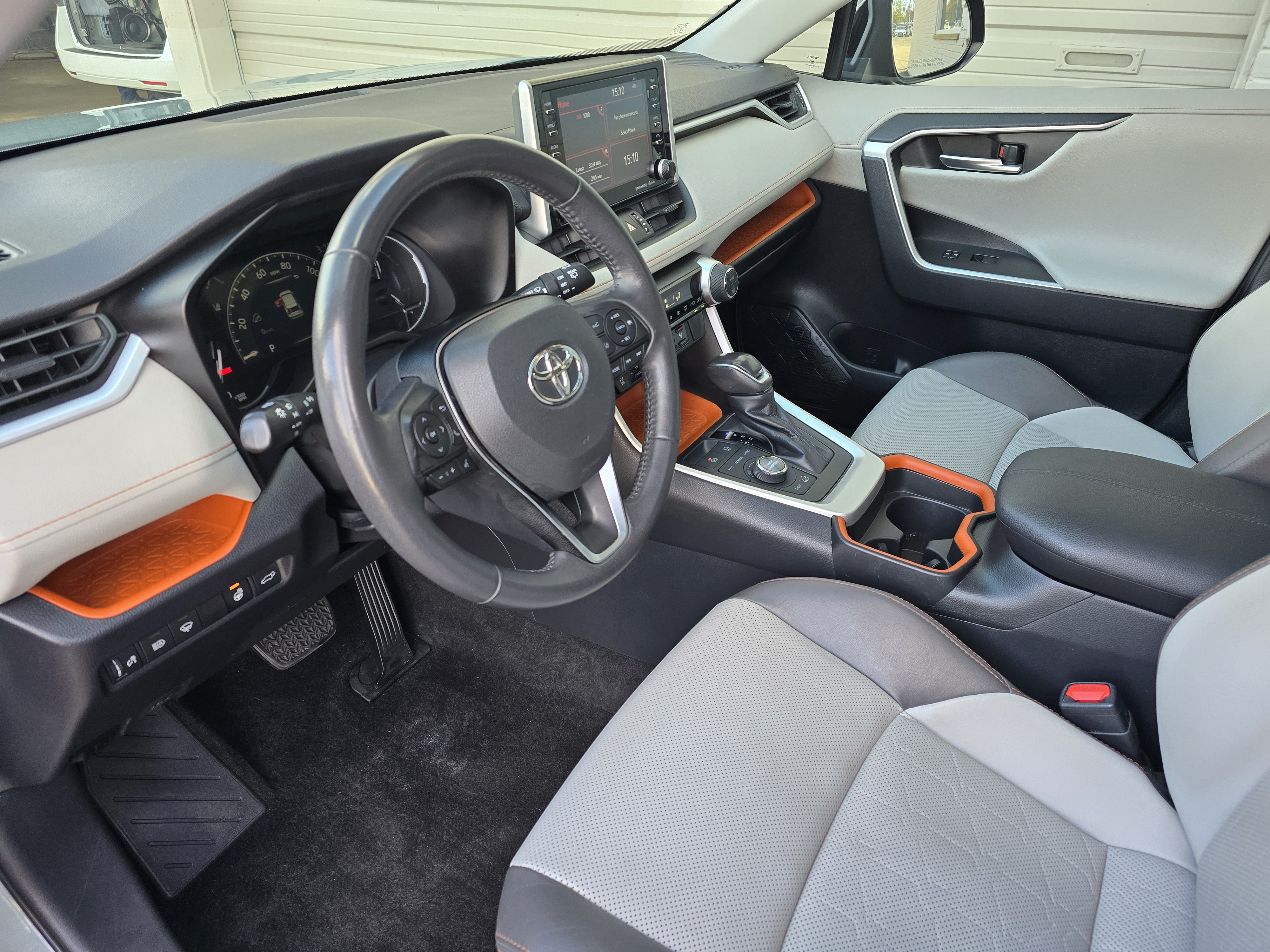 2019 Toyota RAV4 Adventure 24