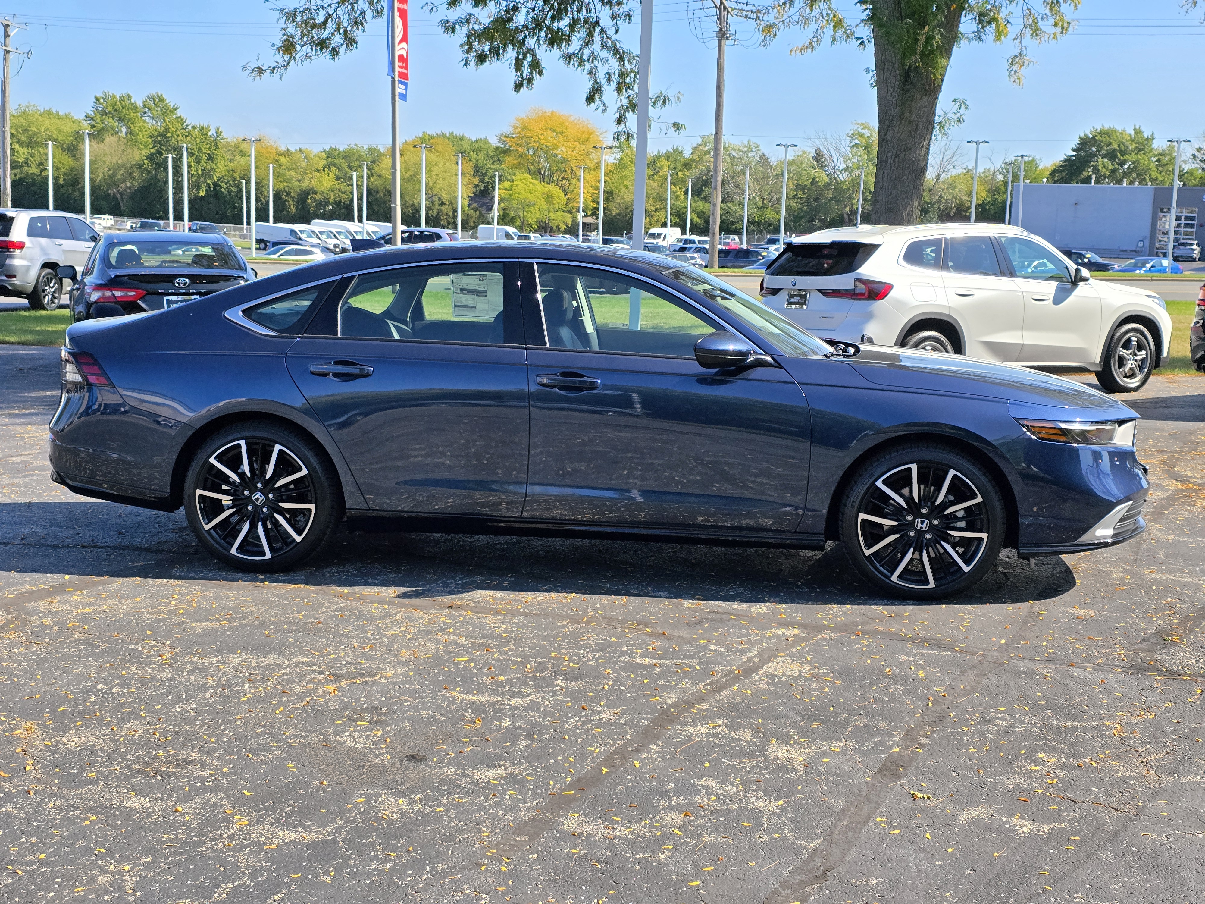 2025 Honda Accord Hybrid Touring 16