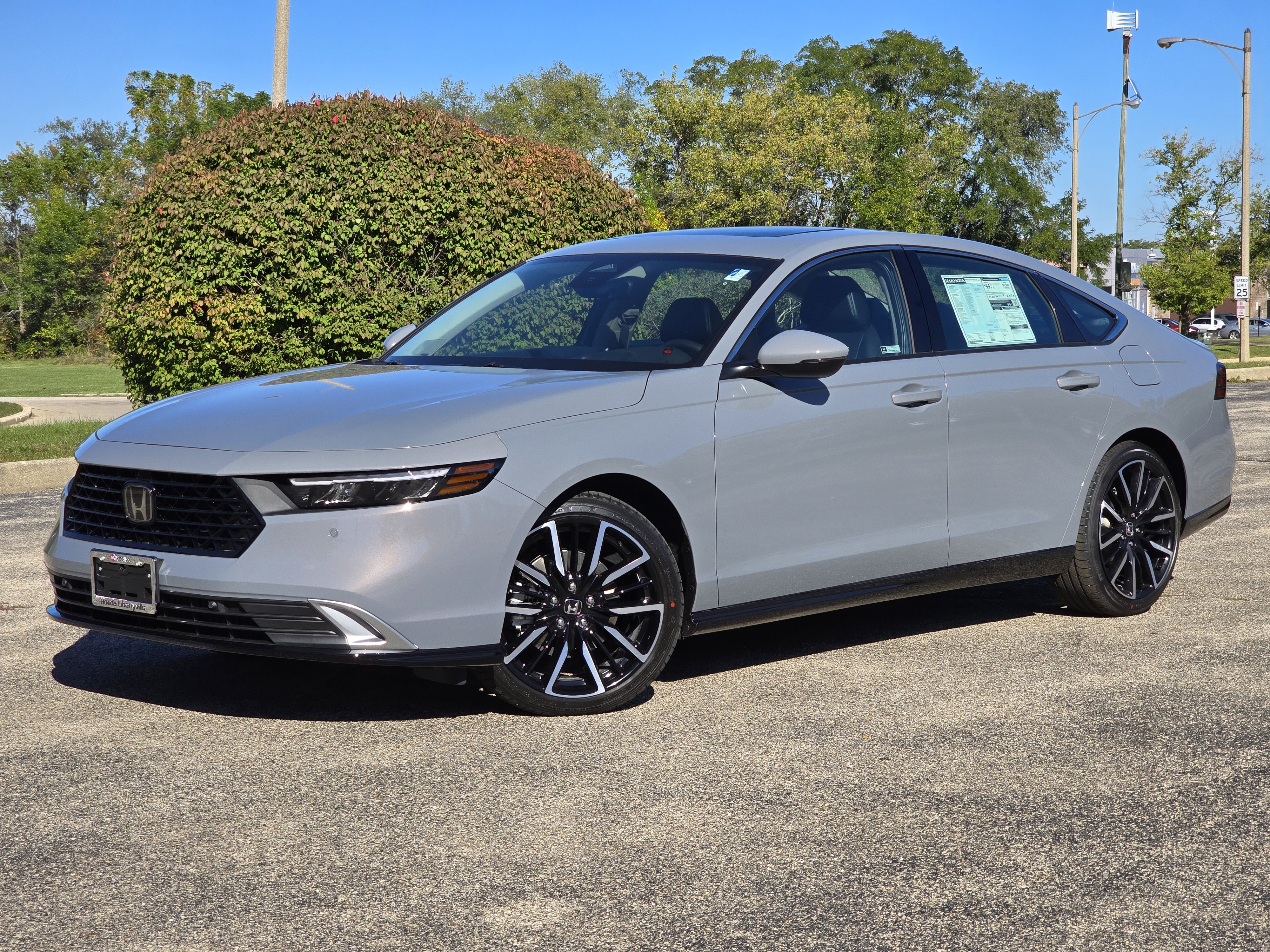 2025 Honda Accord Hybrid Touring 1