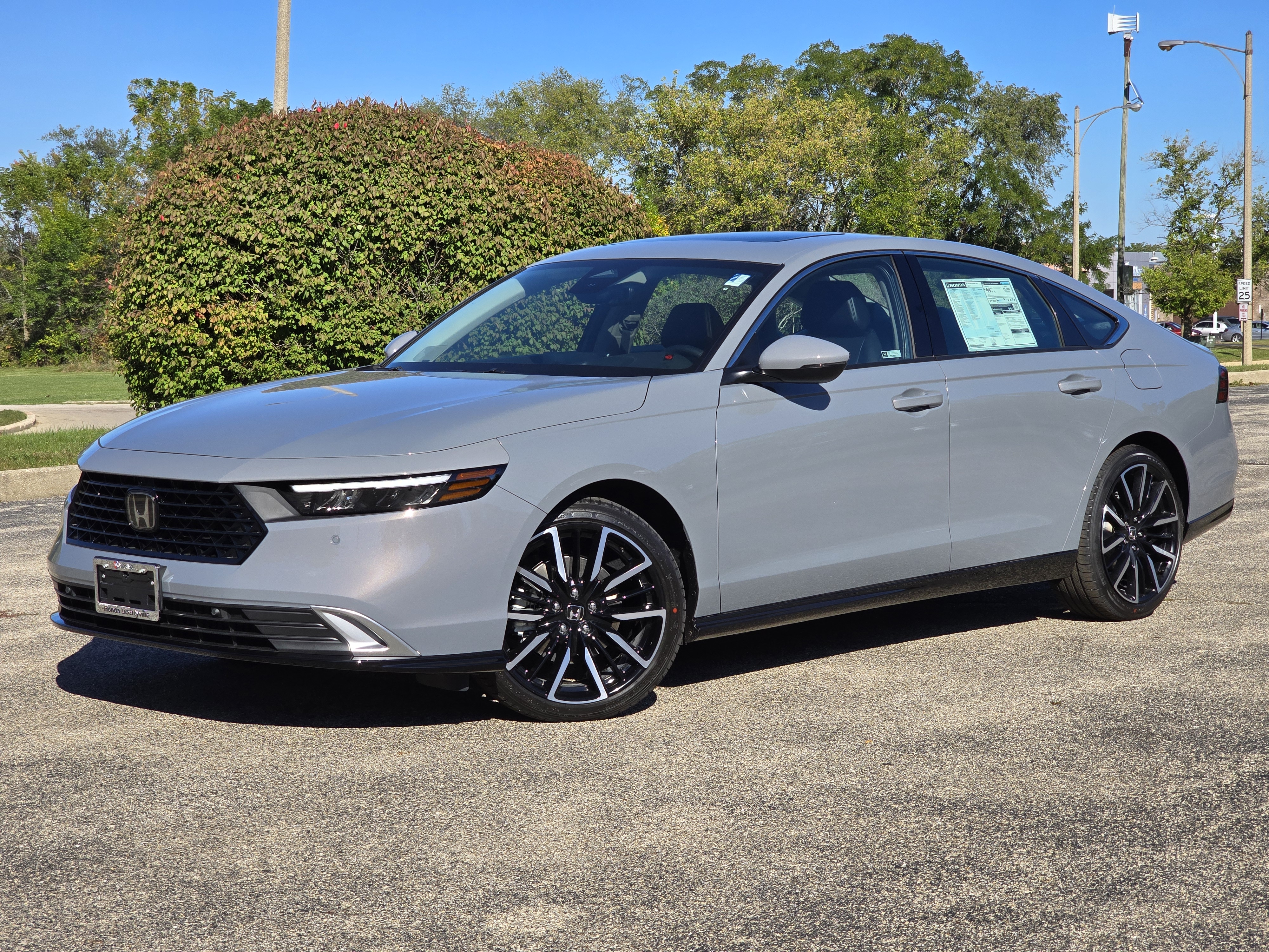 2025 Honda Accord Hybrid Touring 13