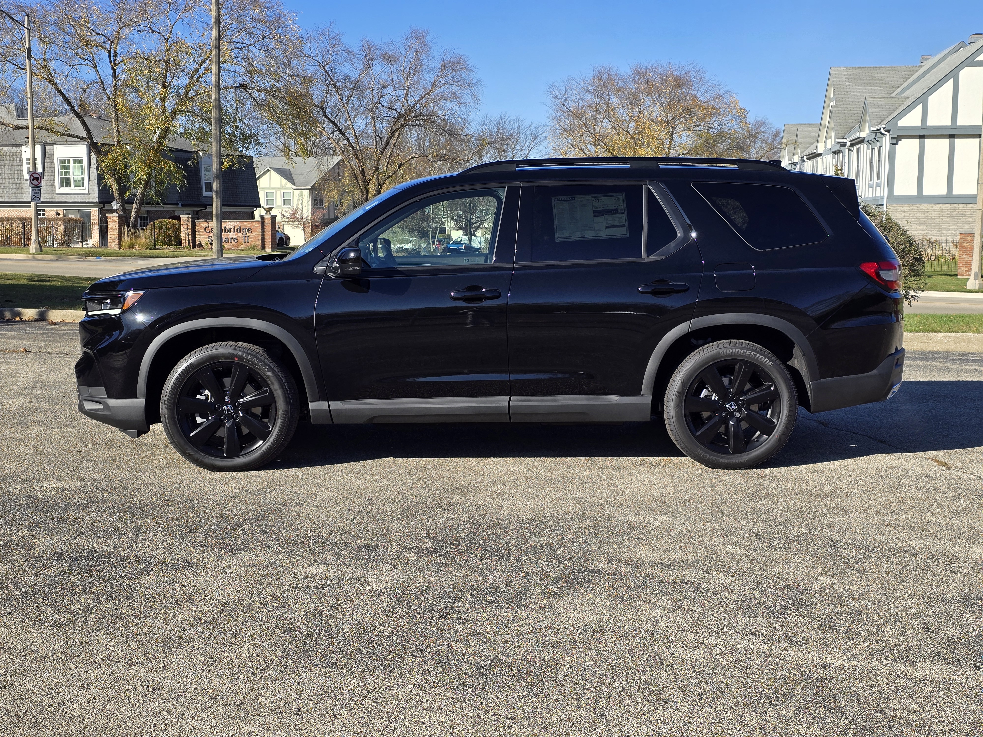 2025 Honda Pilot Black Edition 14