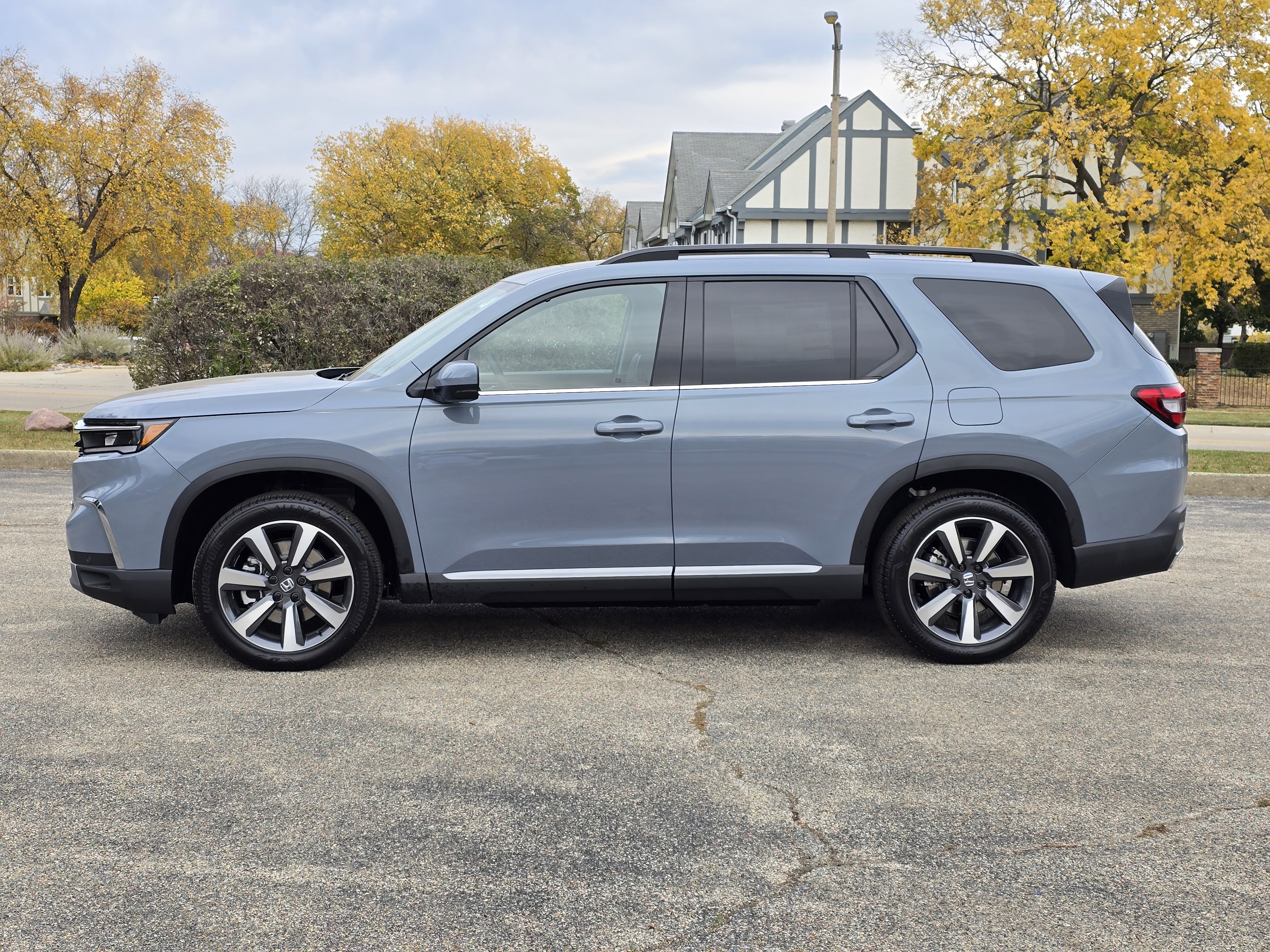 2025 Honda Pilot Touring 3