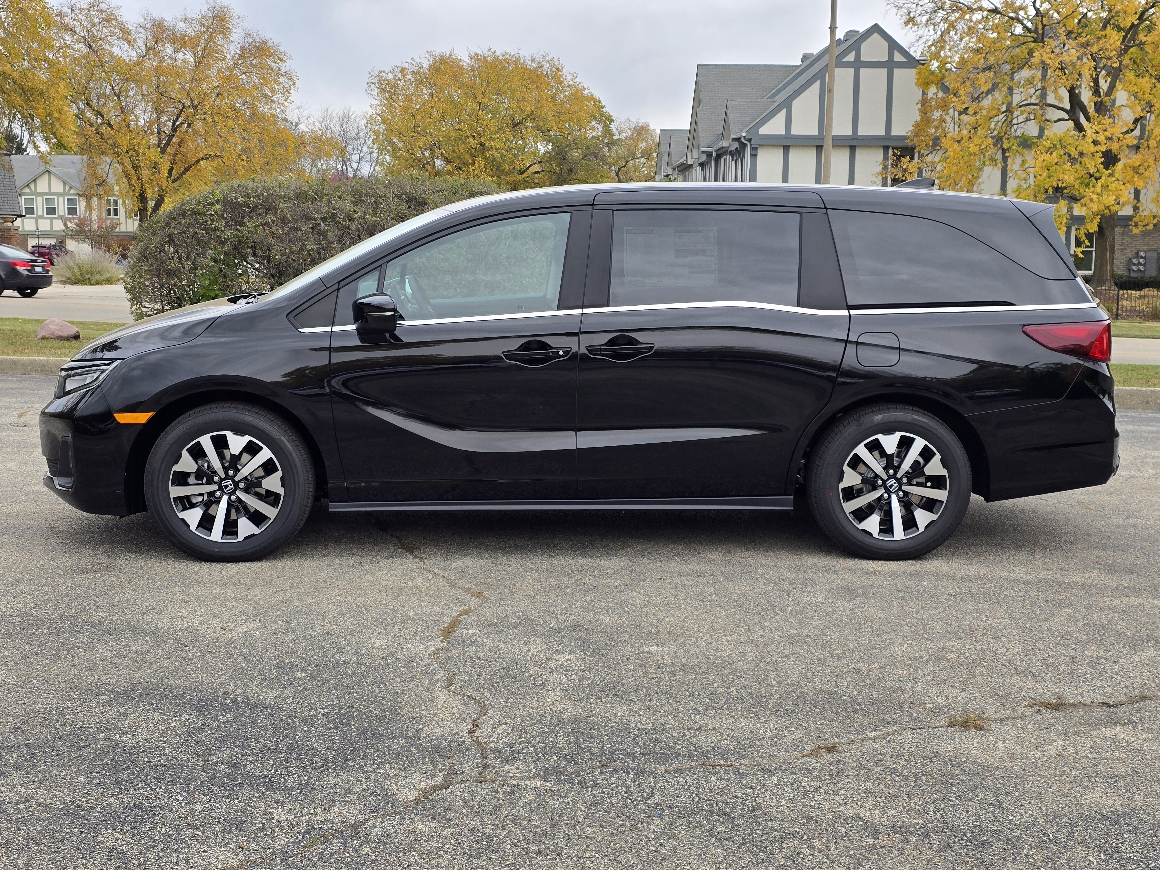 2025 Honda Odyssey EX-L 13