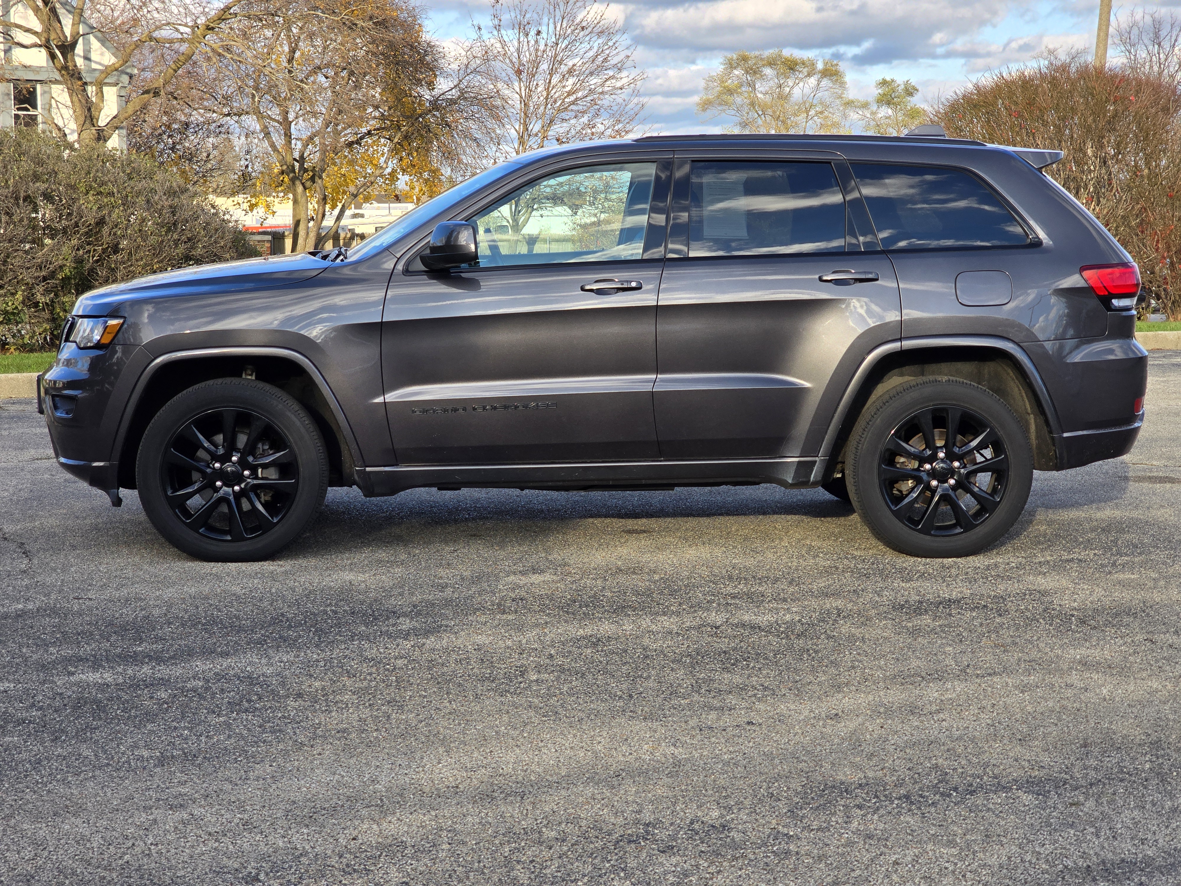 2018 Jeep Grand Cherokee Altitude 3