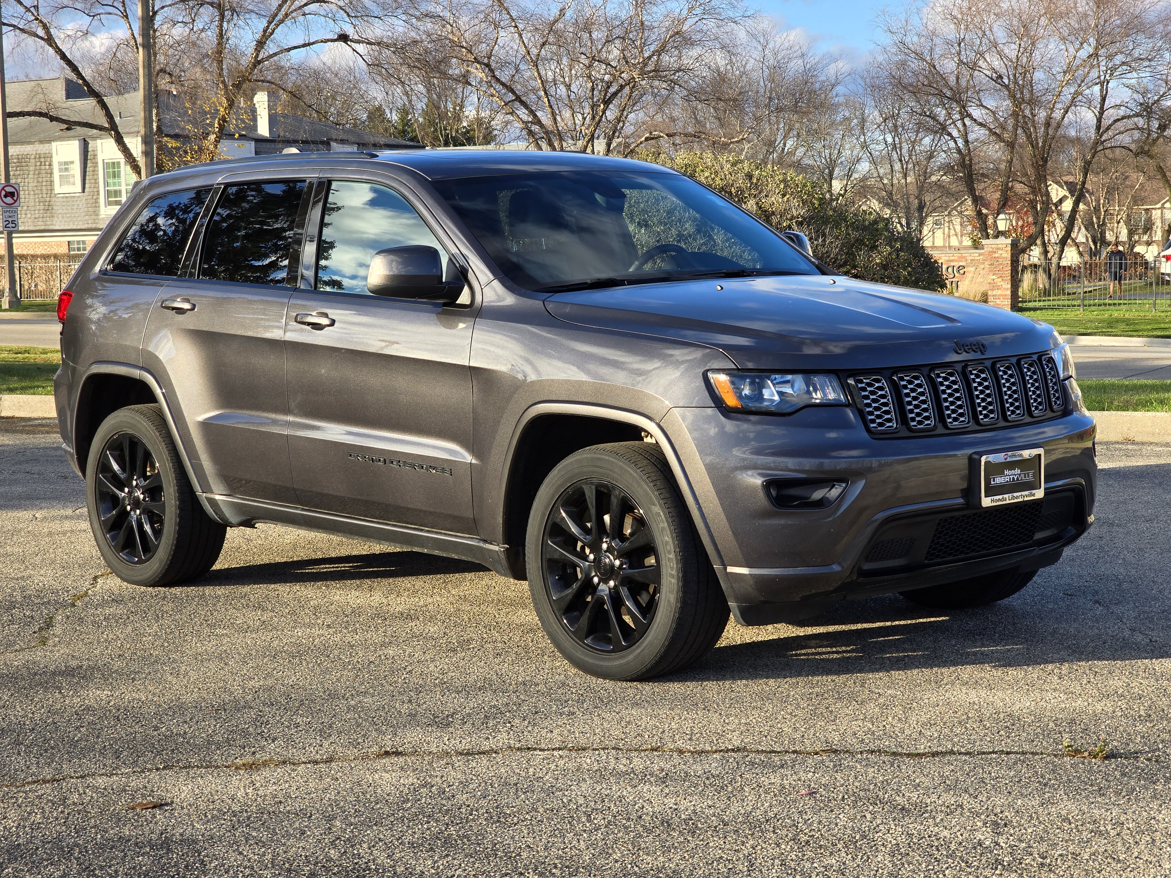 2018 Jeep Grand Cherokee Altitude 19