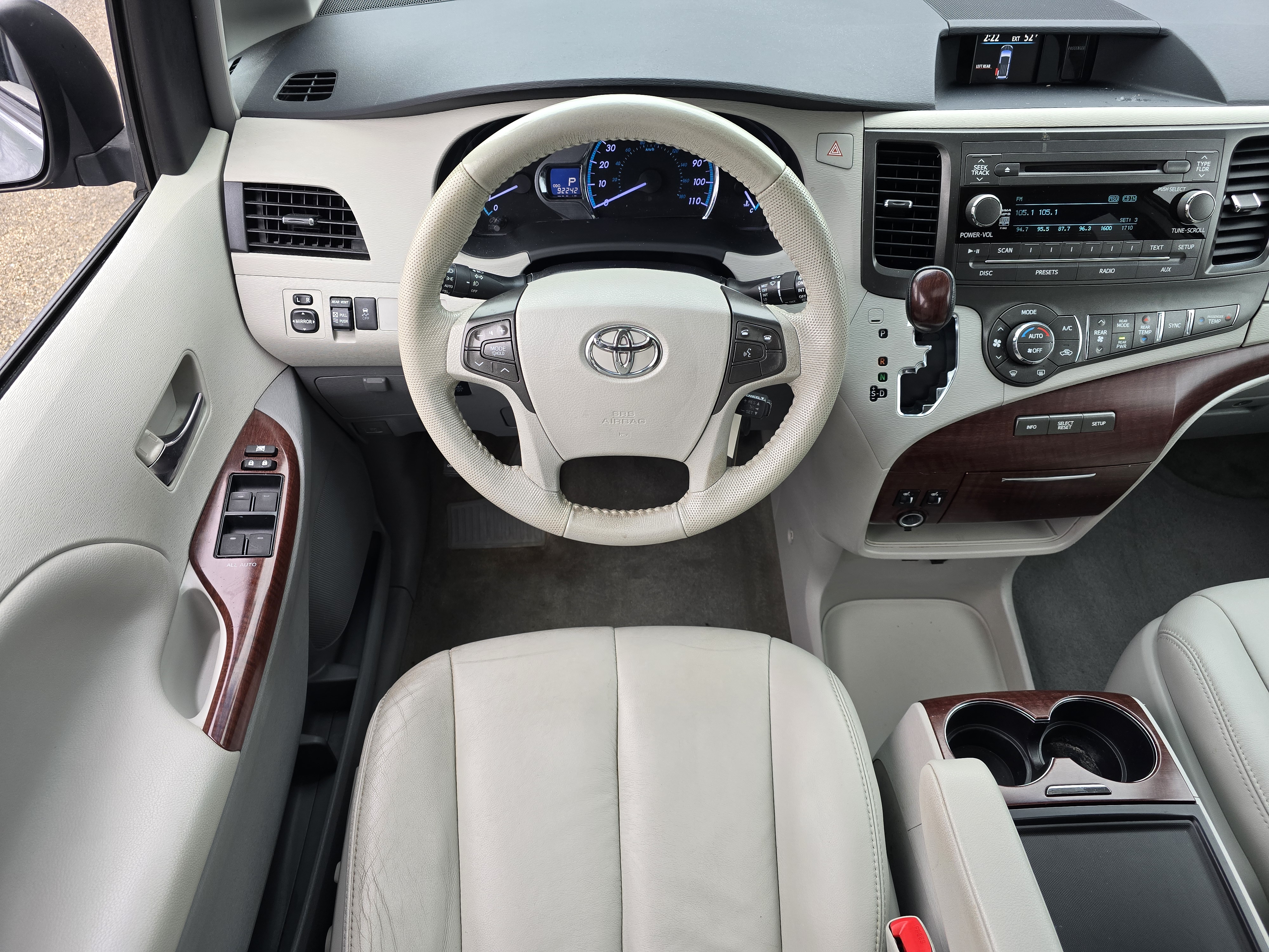 2014 Toyota Sienna XLE 5