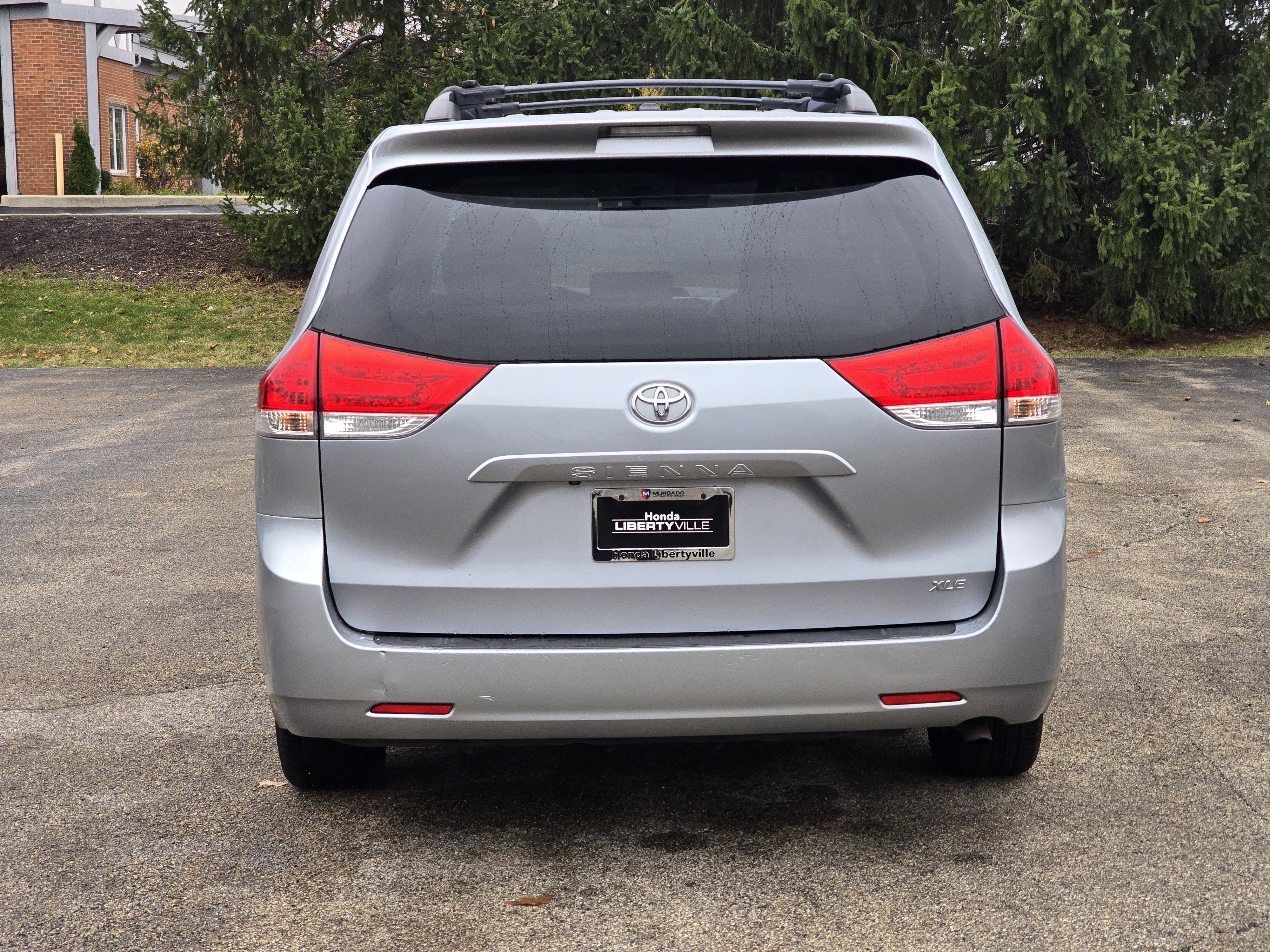 2014 Toyota Sienna XLE 12