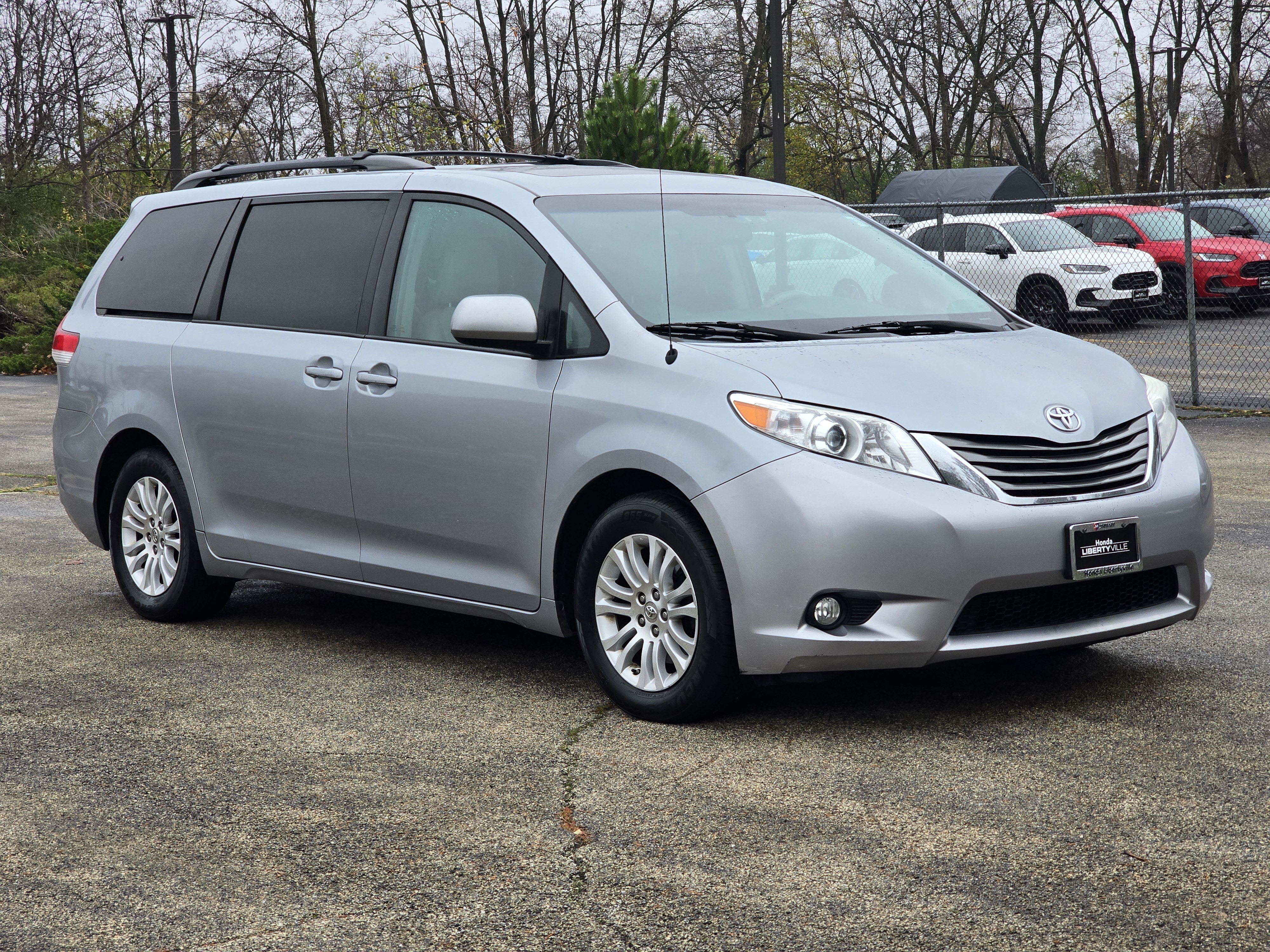 2014 Toyota Sienna XLE 18