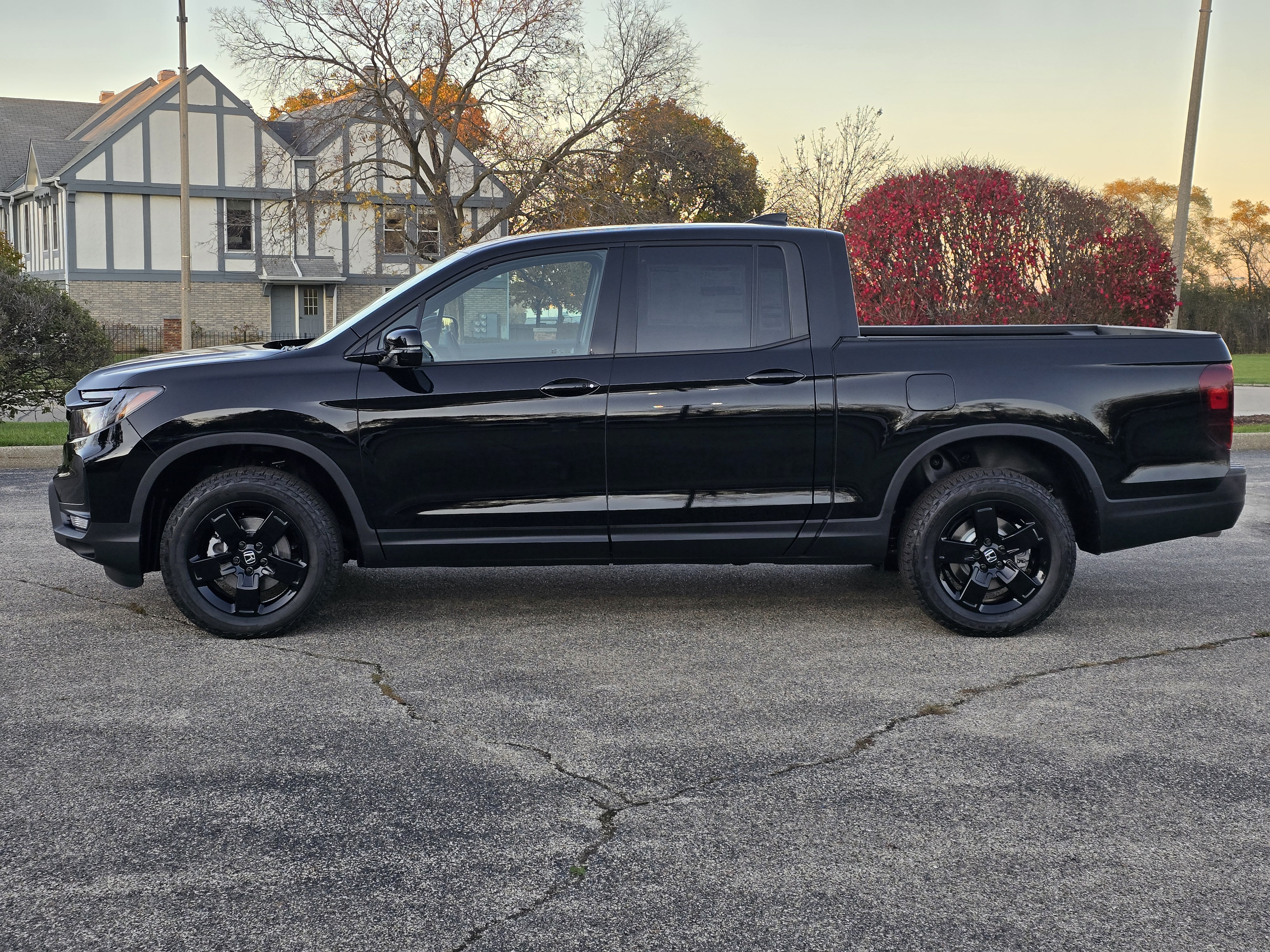 2025 Honda Ridgeline Black Edition 3