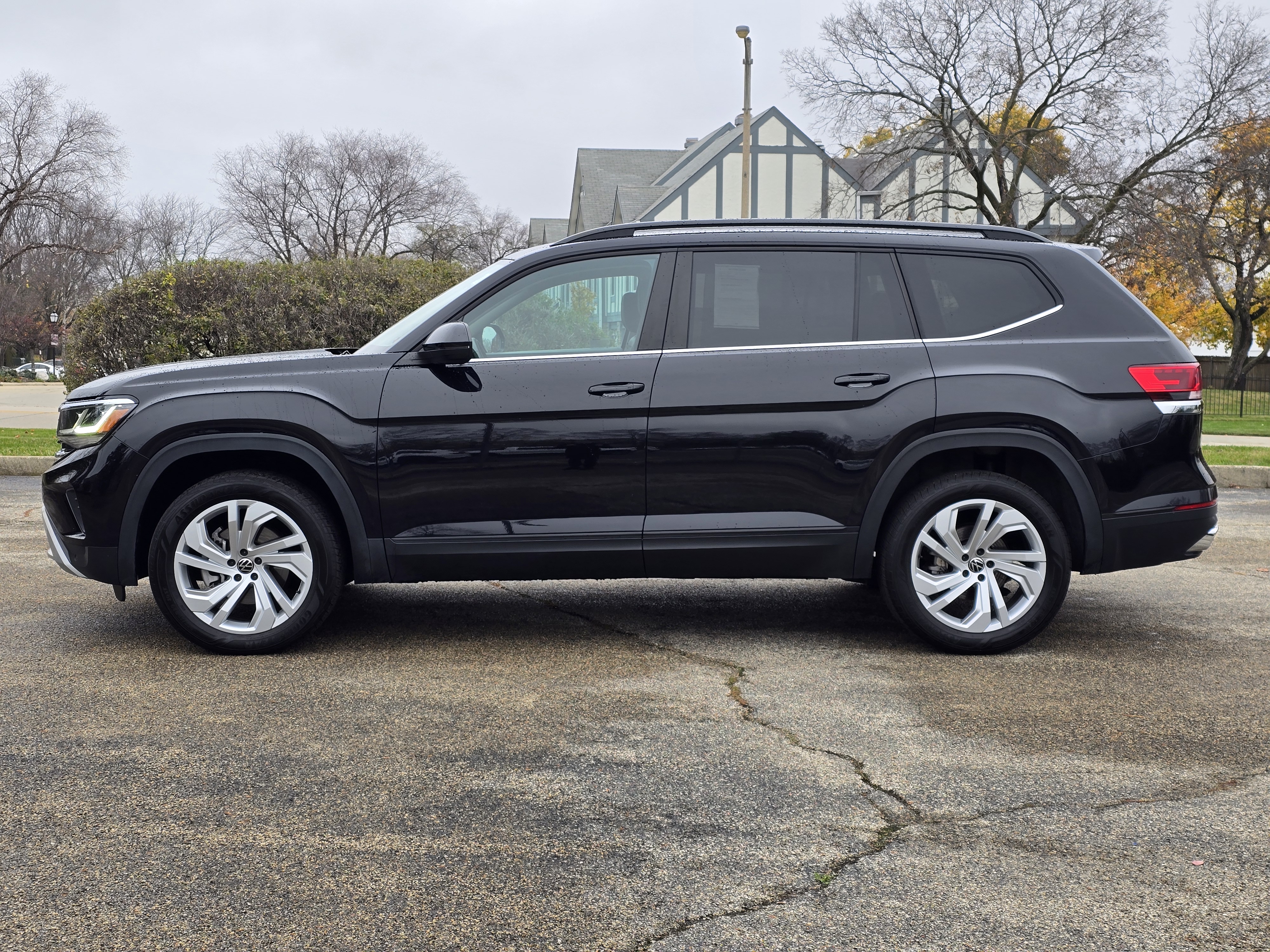 2023 Volkswagen Atlas 3.6L V6 SE w/Technology 2