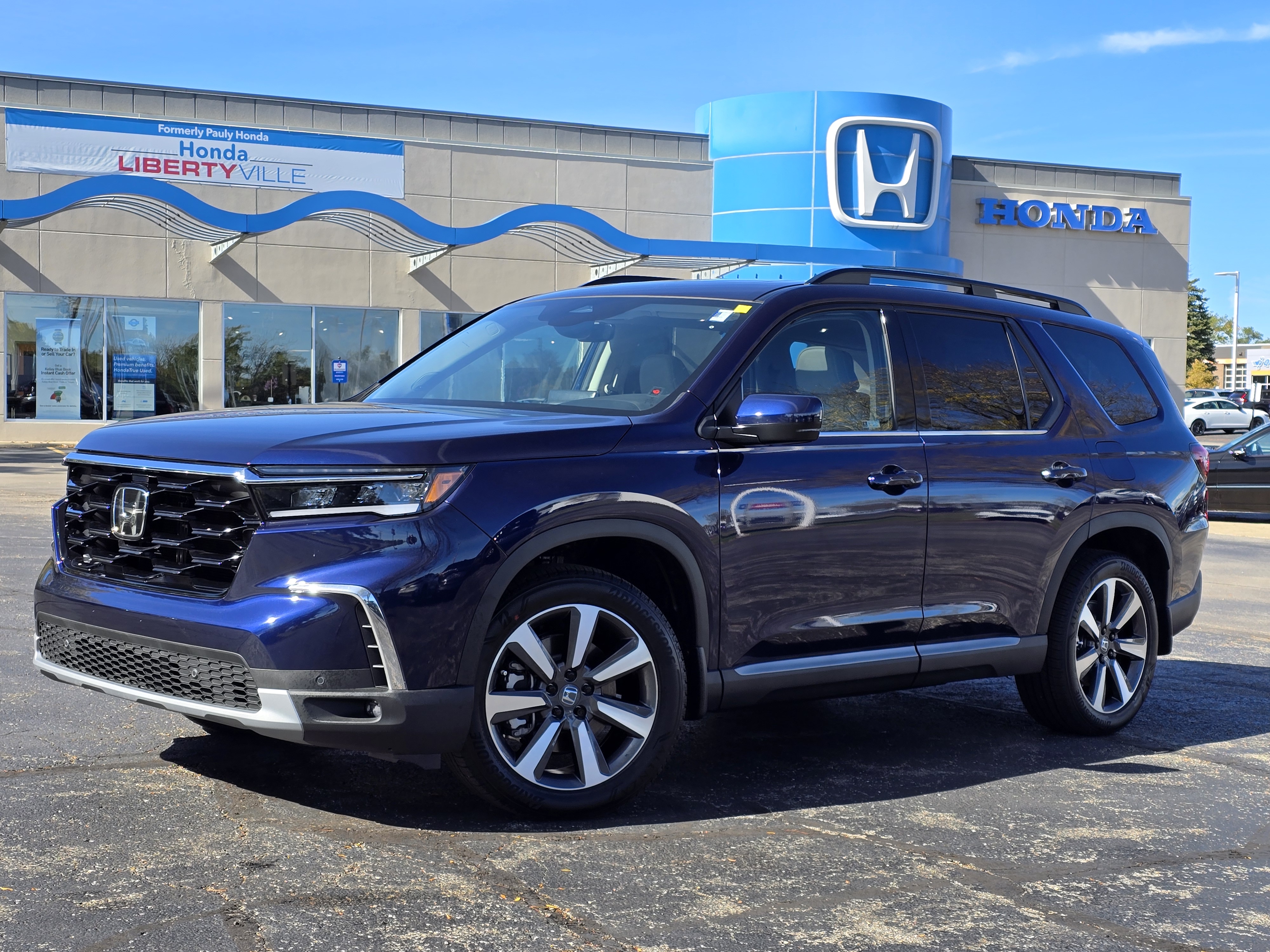 2025 Honda Pilot Touring 1