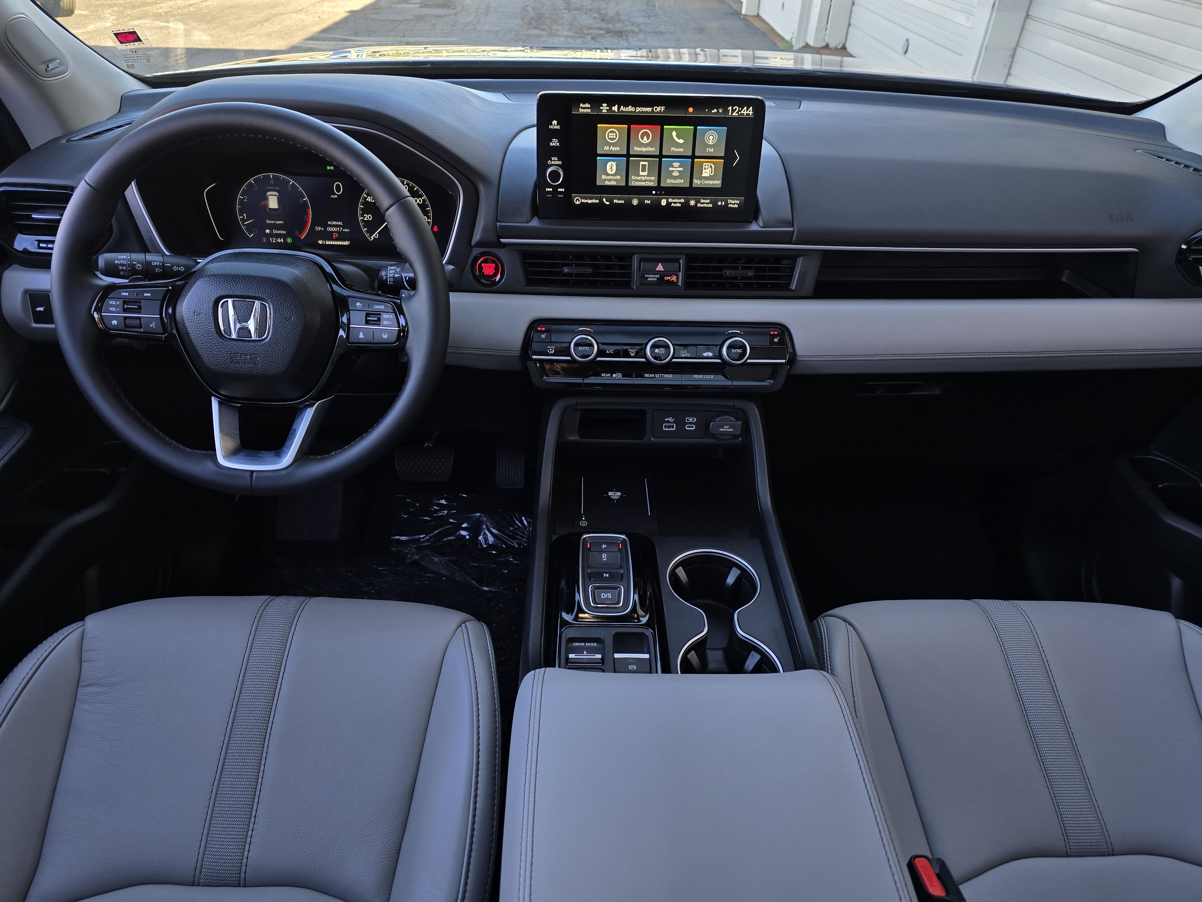 2025 Honda Pilot Touring 33