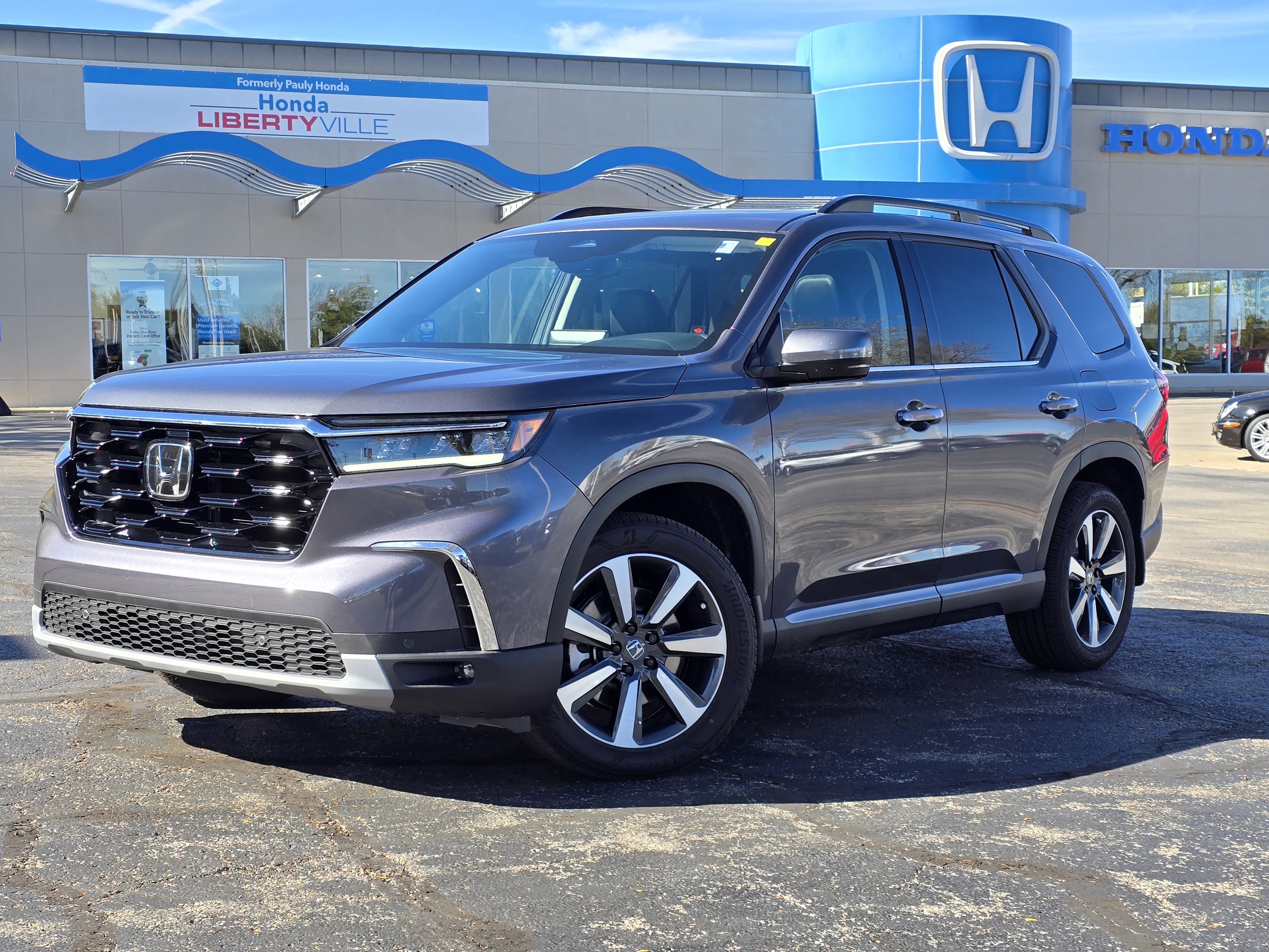 2025 Honda Pilot Touring 1