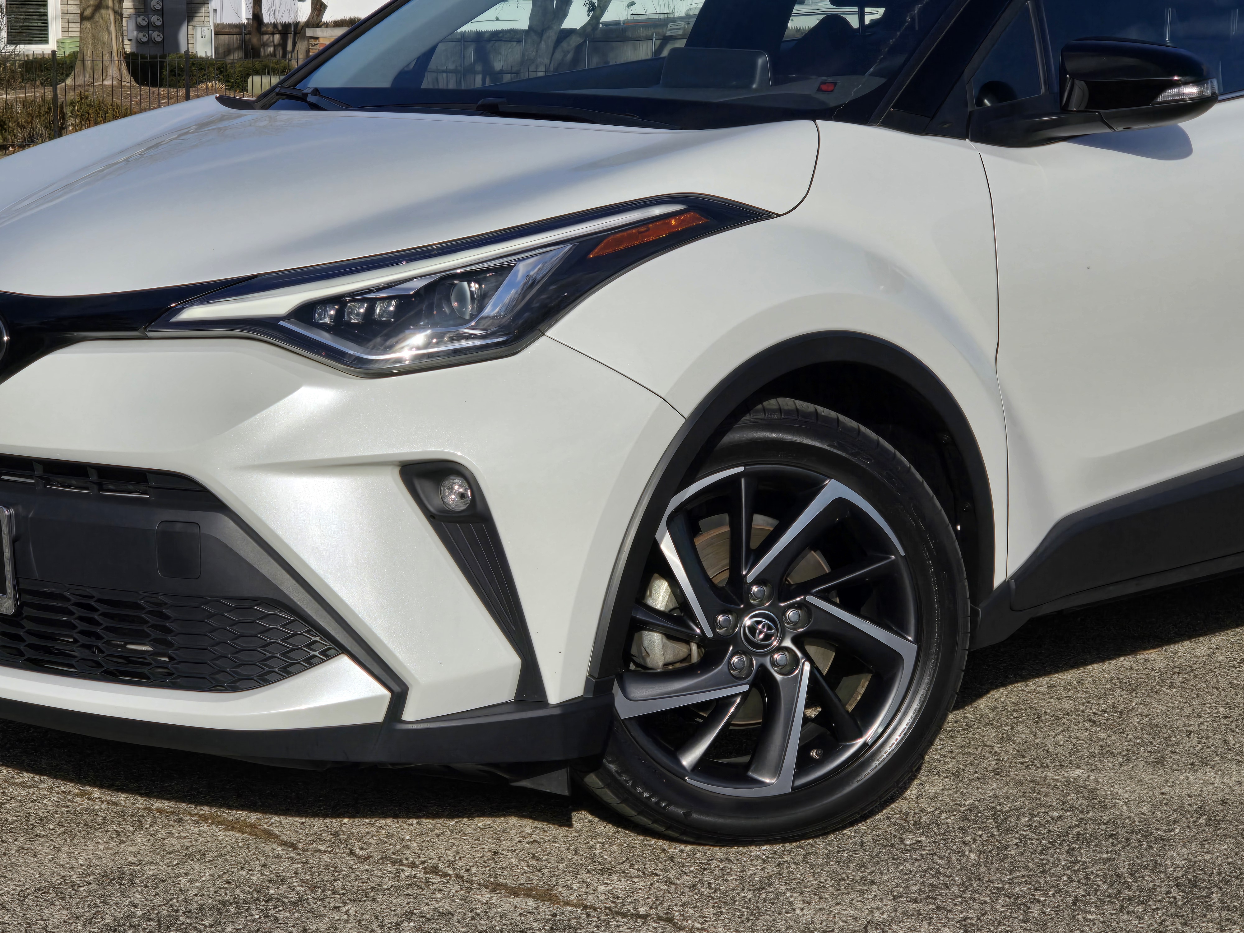 2021 Toyota C-HR Limited 3