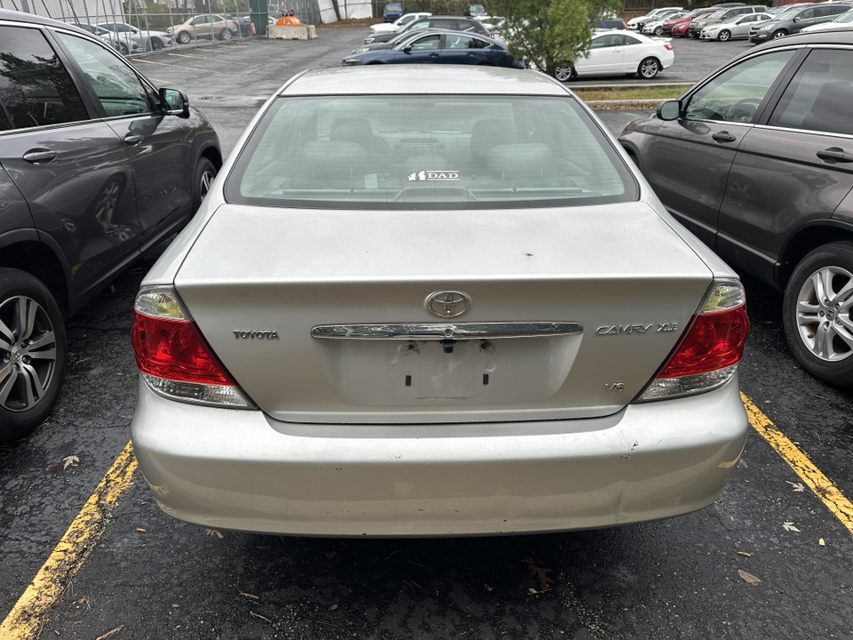 2005 Toyota Camry  5