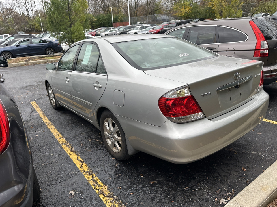 2005 Toyota Camry  6