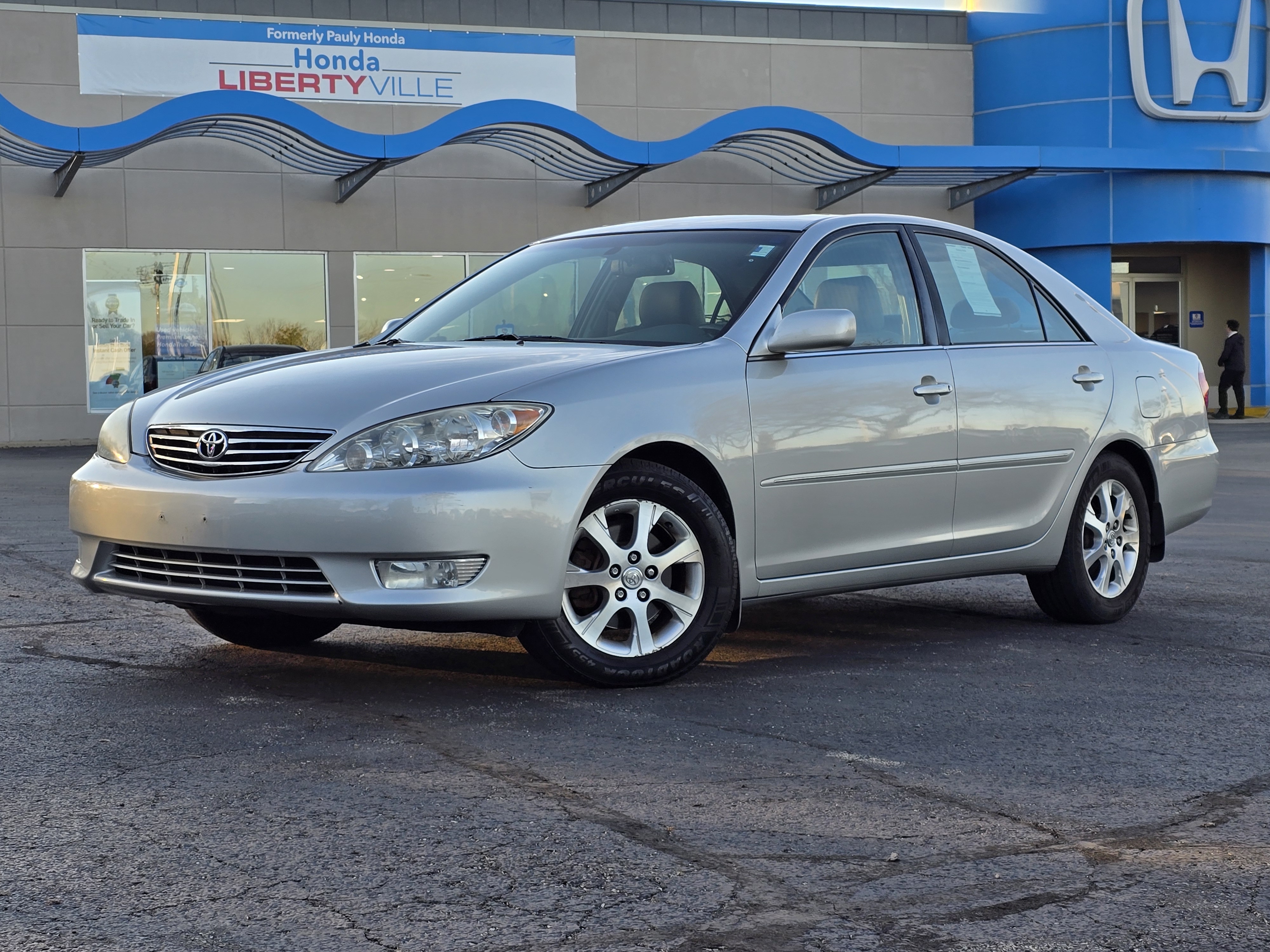 2005 Toyota Camry XLE 9