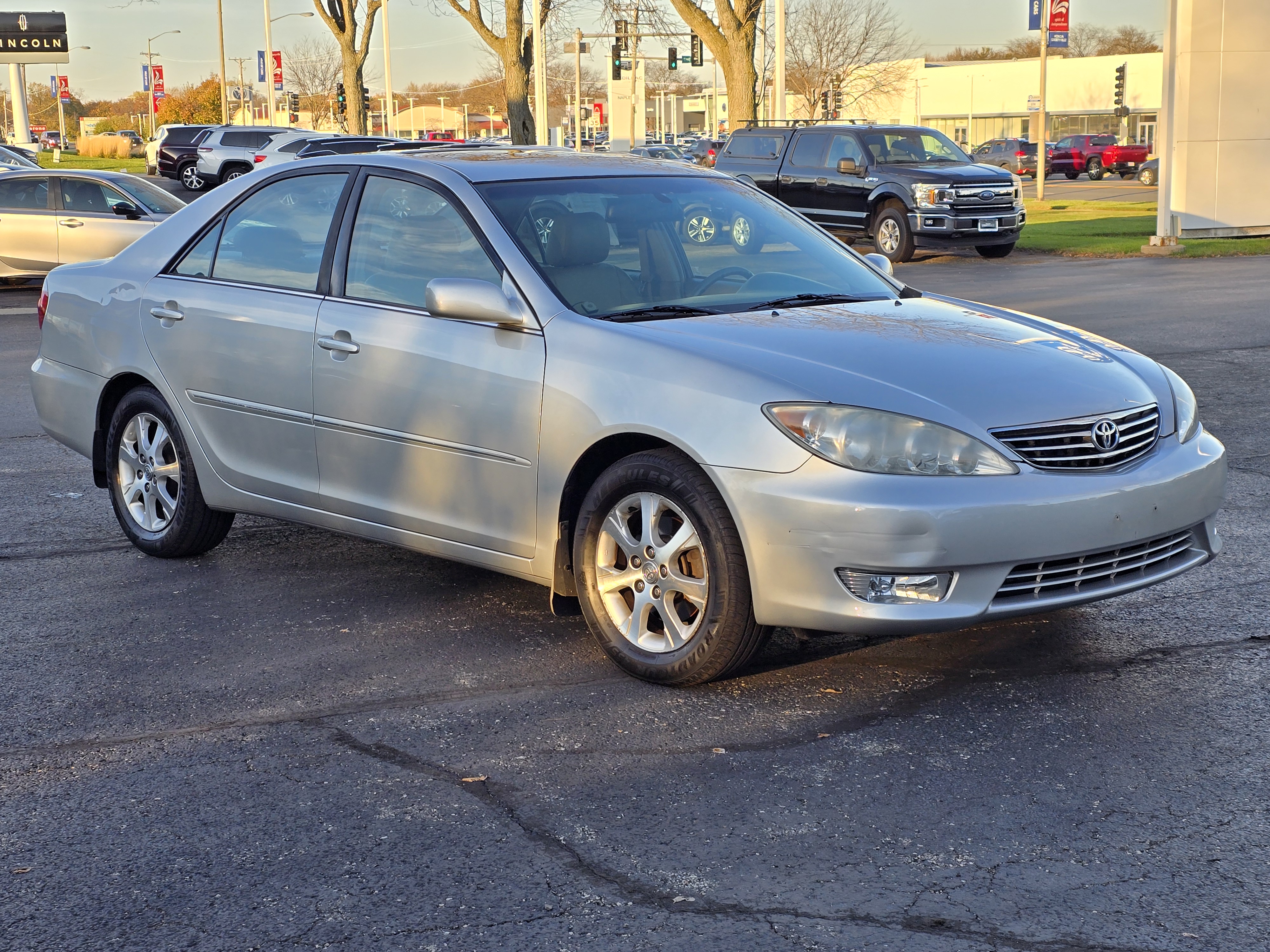 2005 Toyota Camry XLE 16