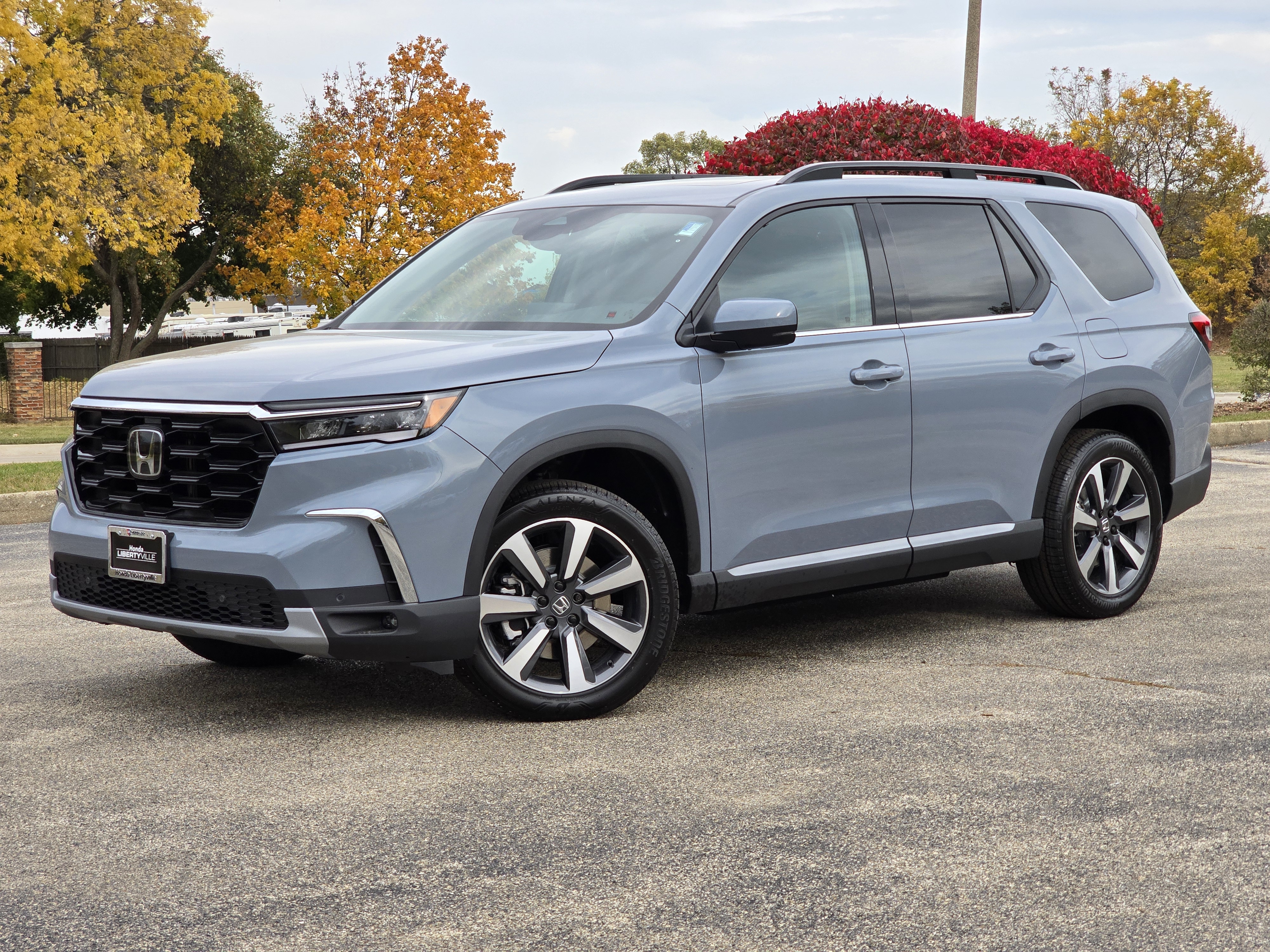 2025 Honda Pilot Touring 1