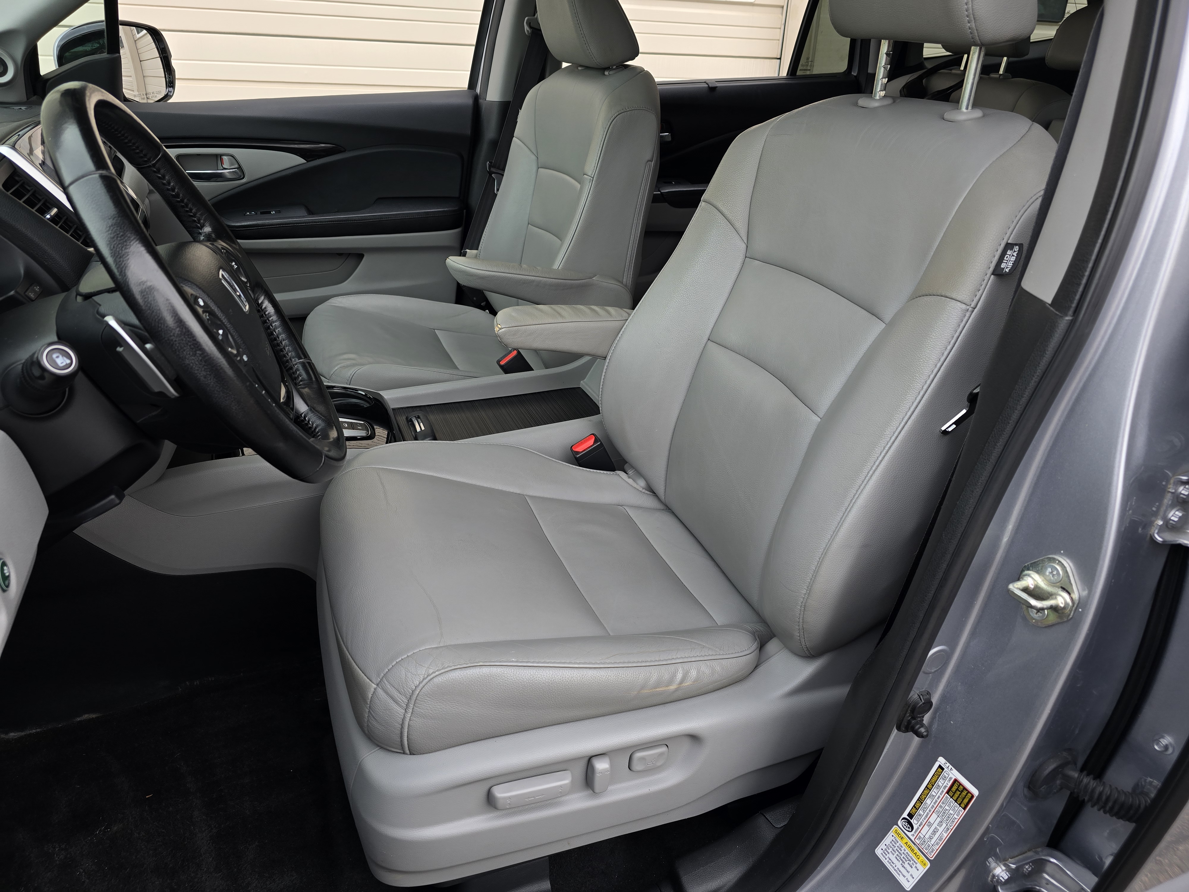 2016 Honda Pilot Touring 29