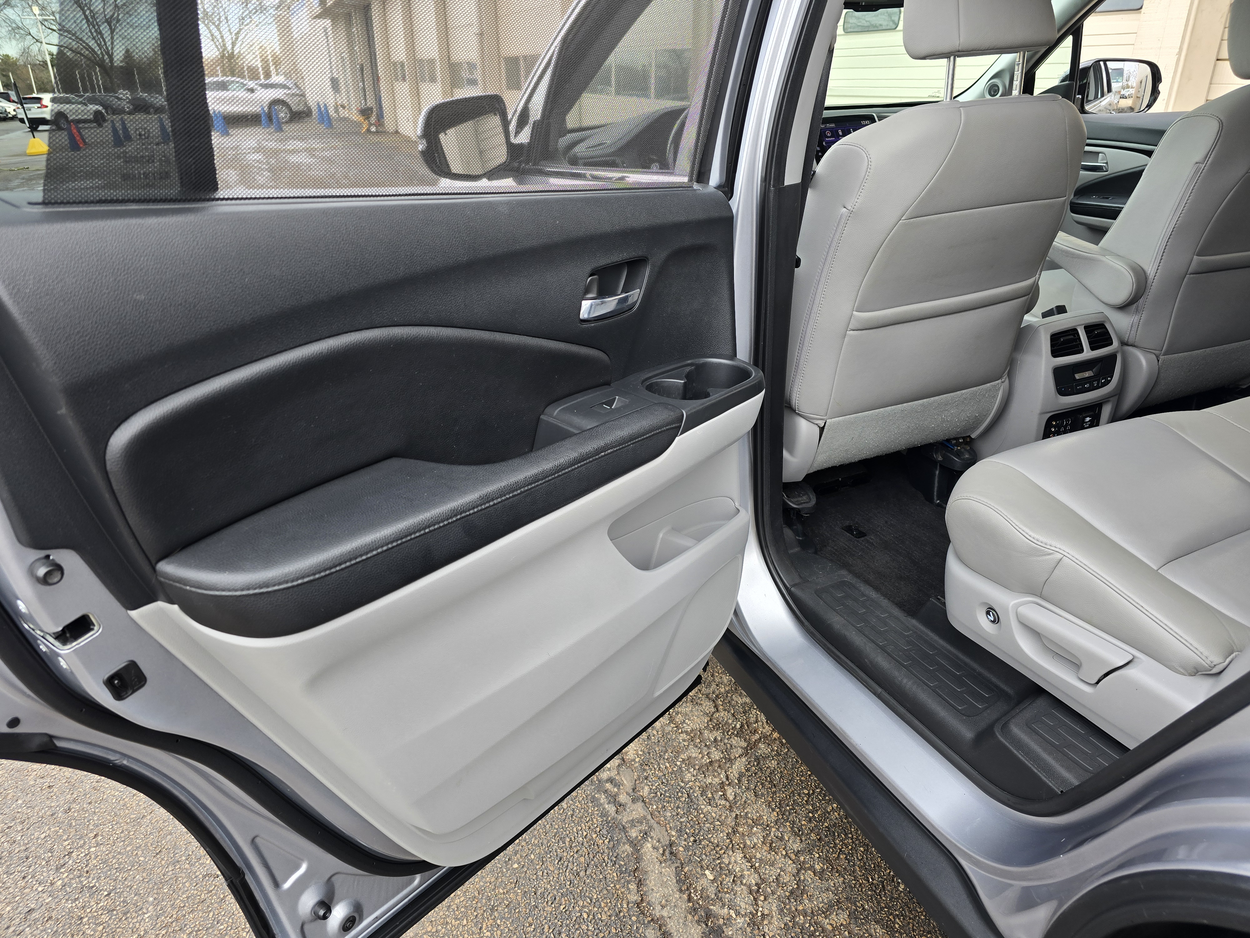 2016 Honda Pilot Touring 49