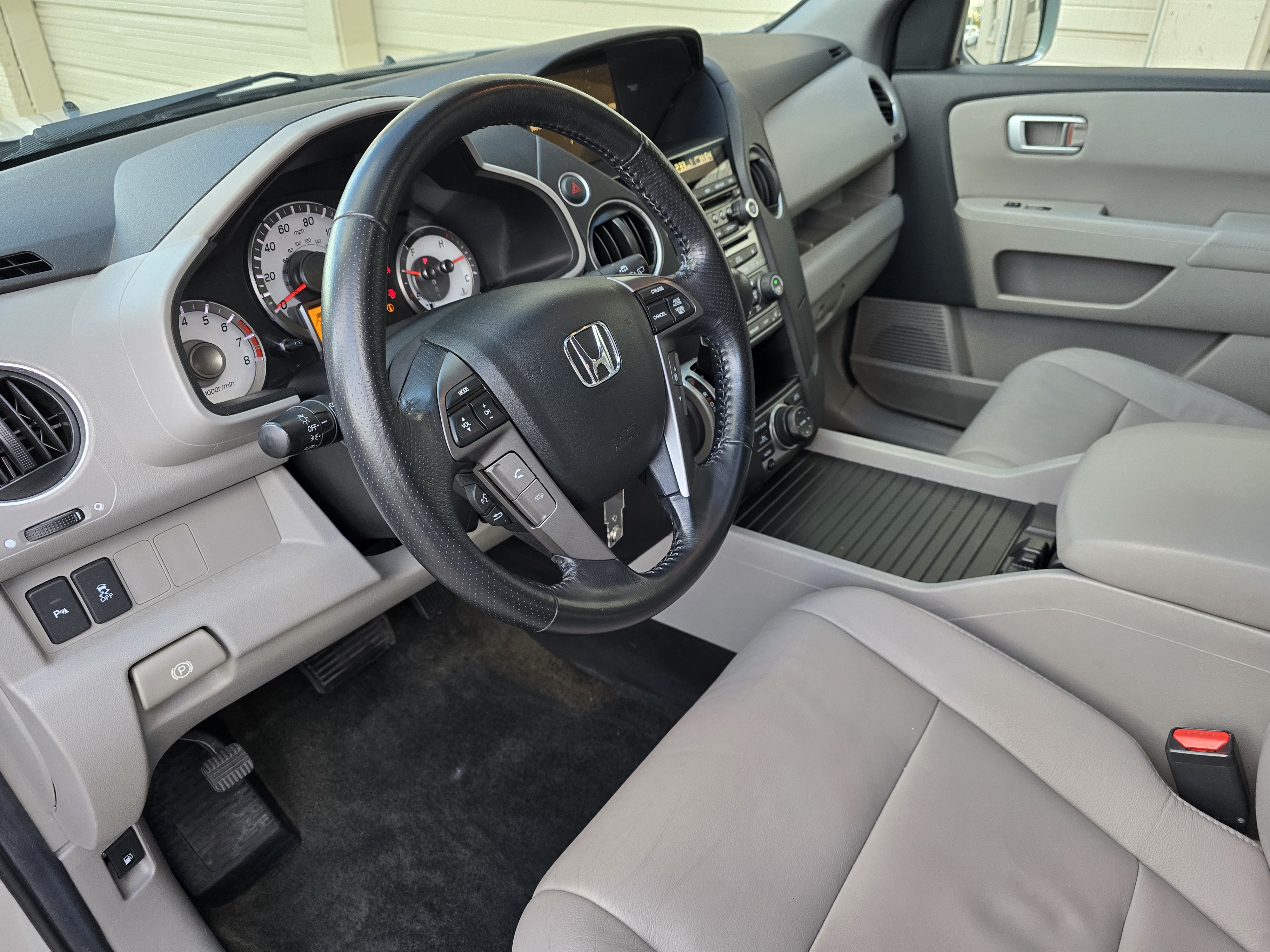 2013 Honda Pilot Touring 23