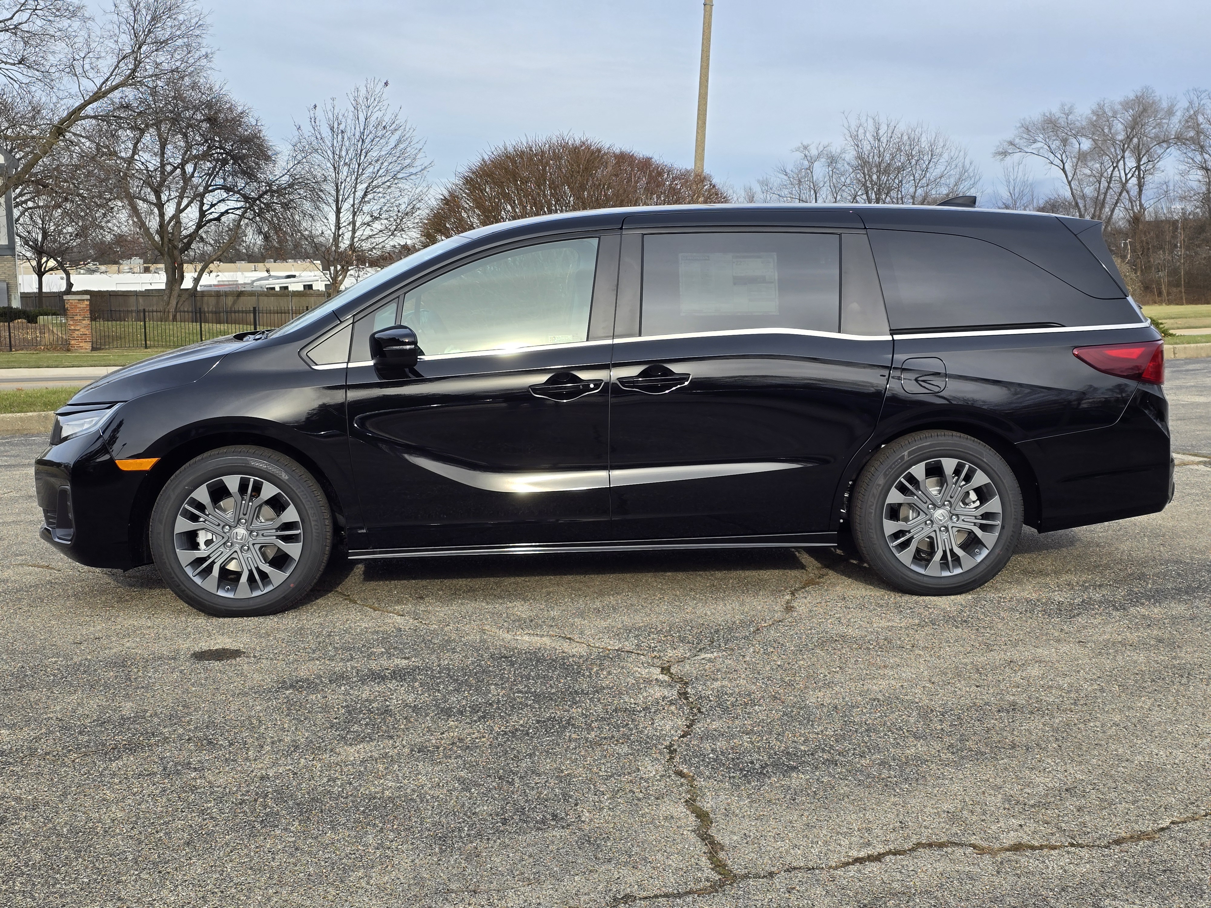 2025 Honda Odyssey Touring 14