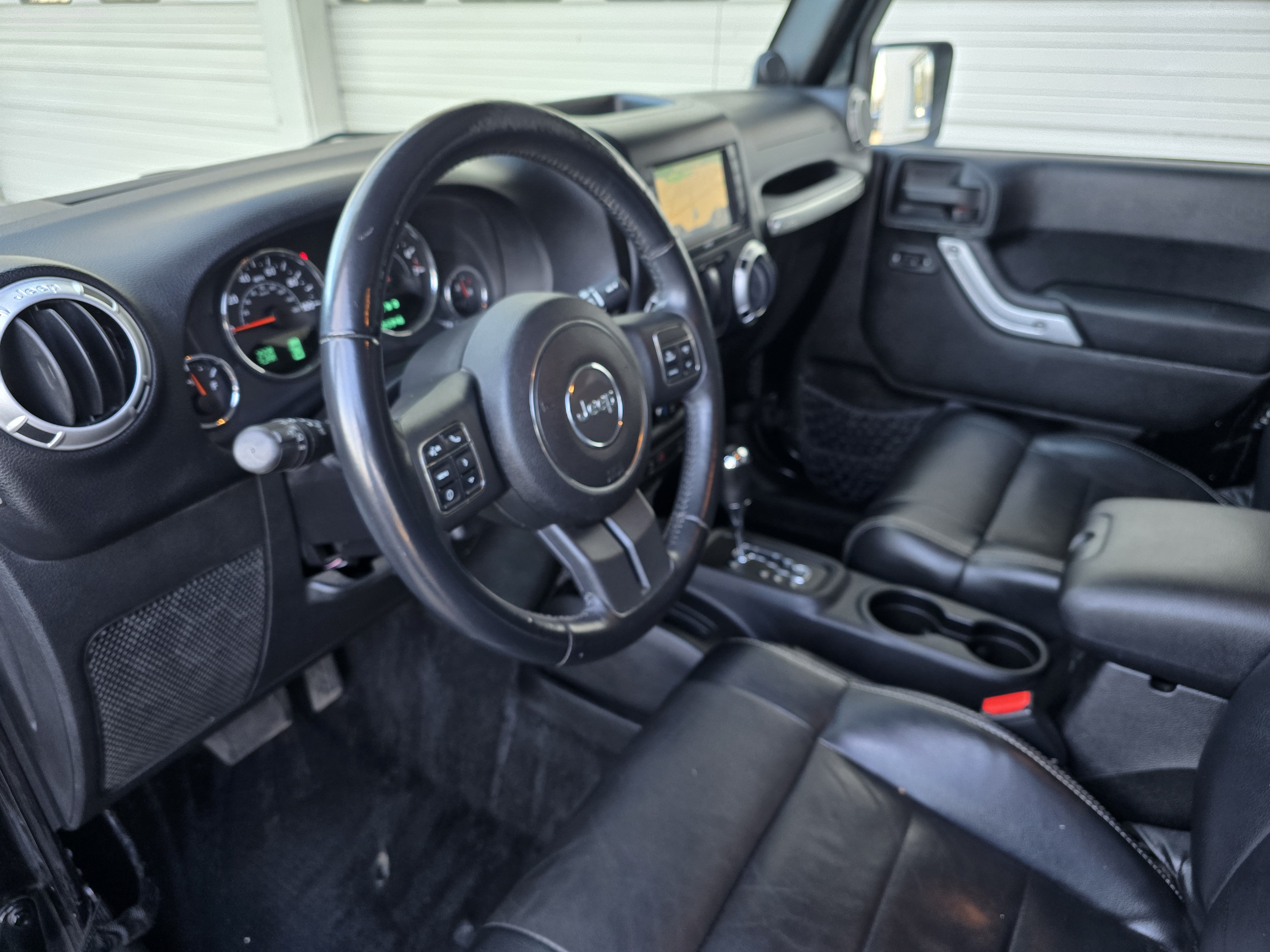 2012 Jeep Wrangler Sahara 18