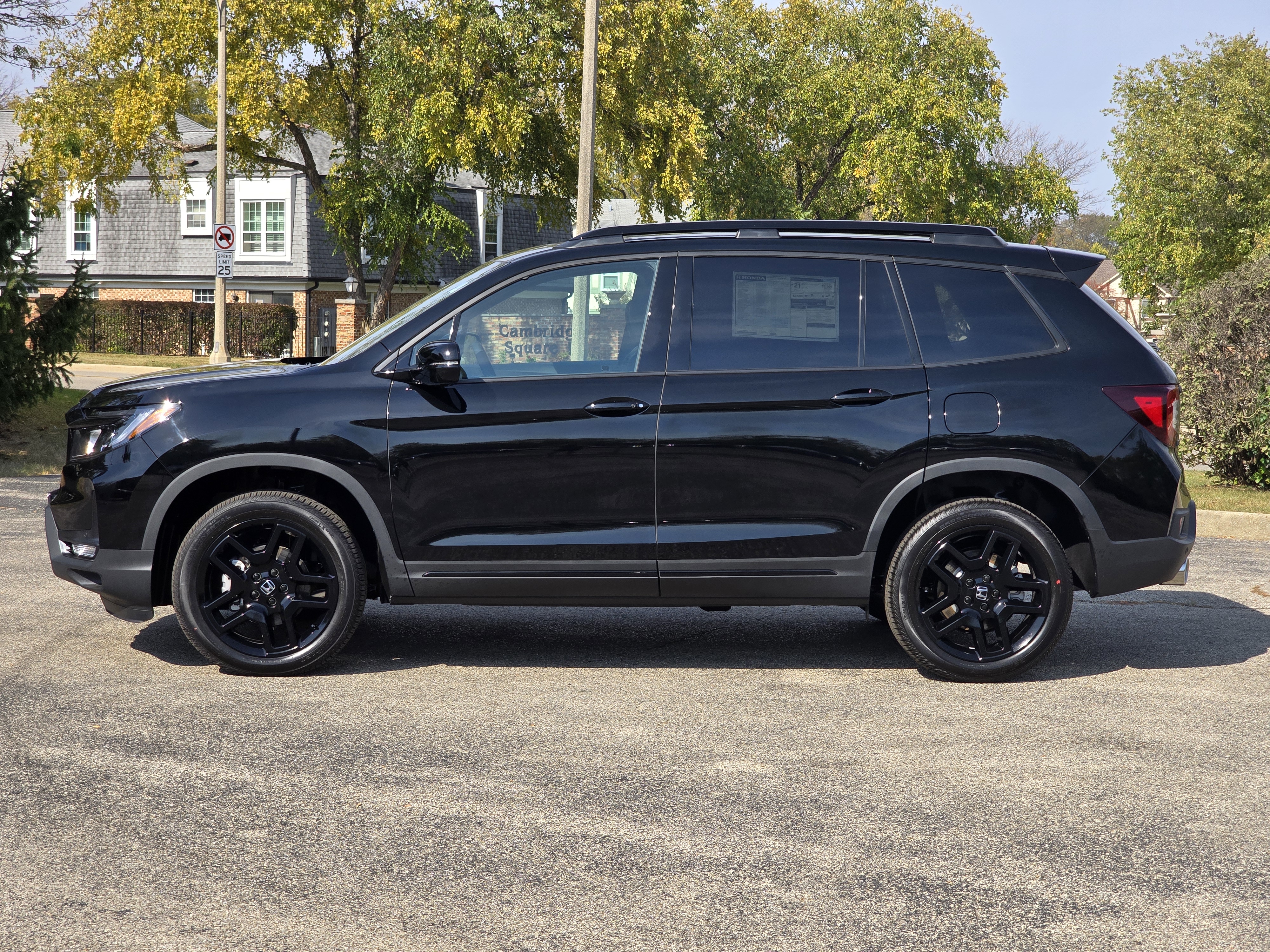 2025 Honda Passport Black Edition 4