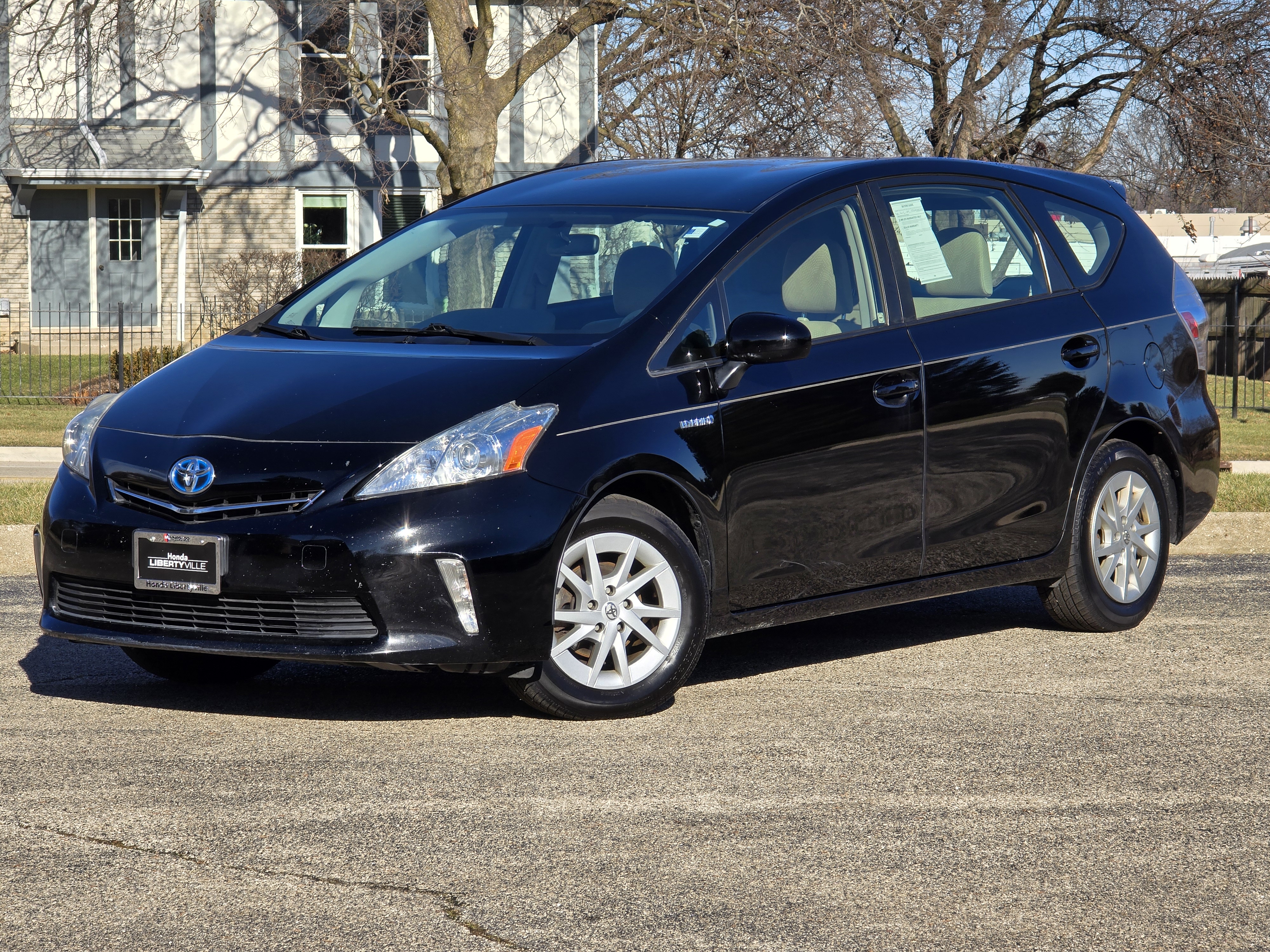 2014 Toyota Prius v Two 1