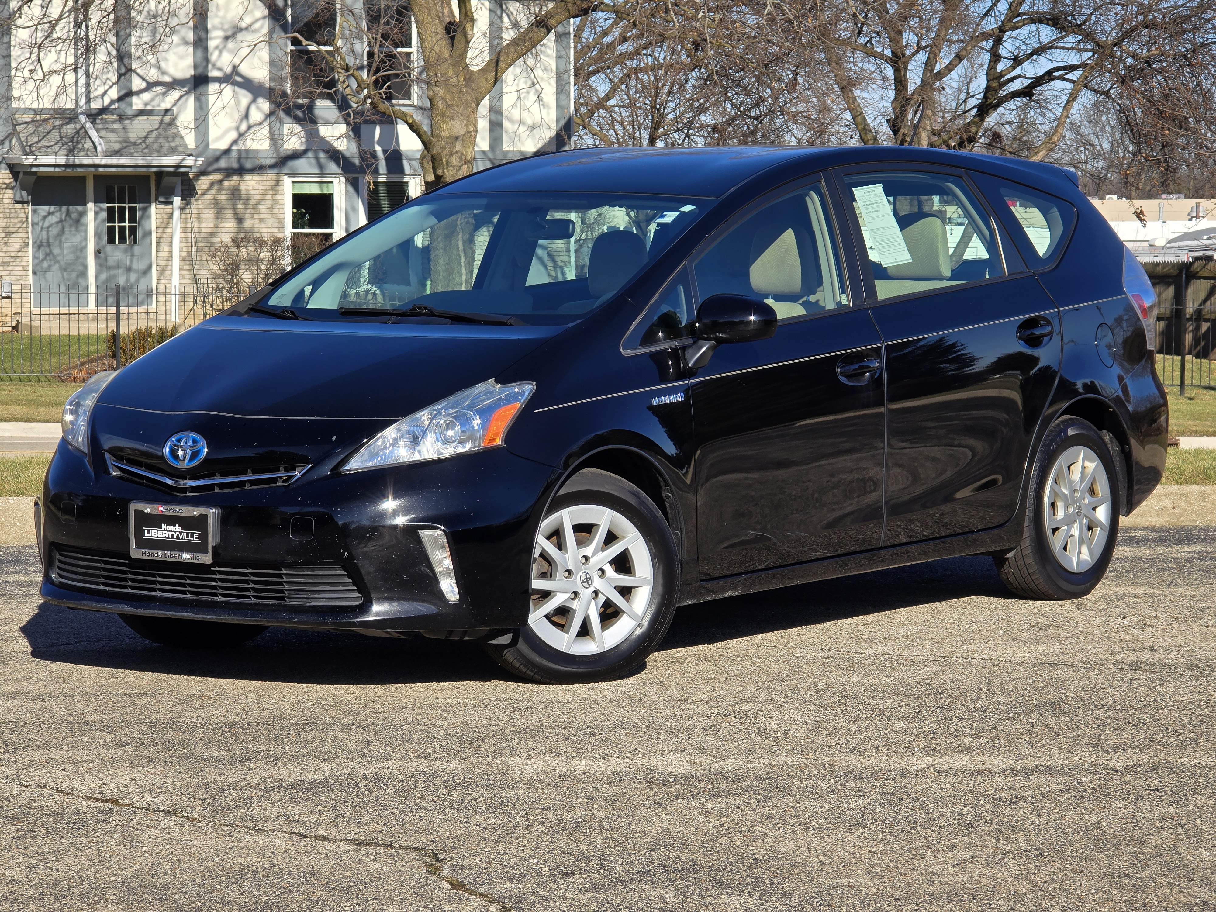 2014 Toyota Prius v Two 2