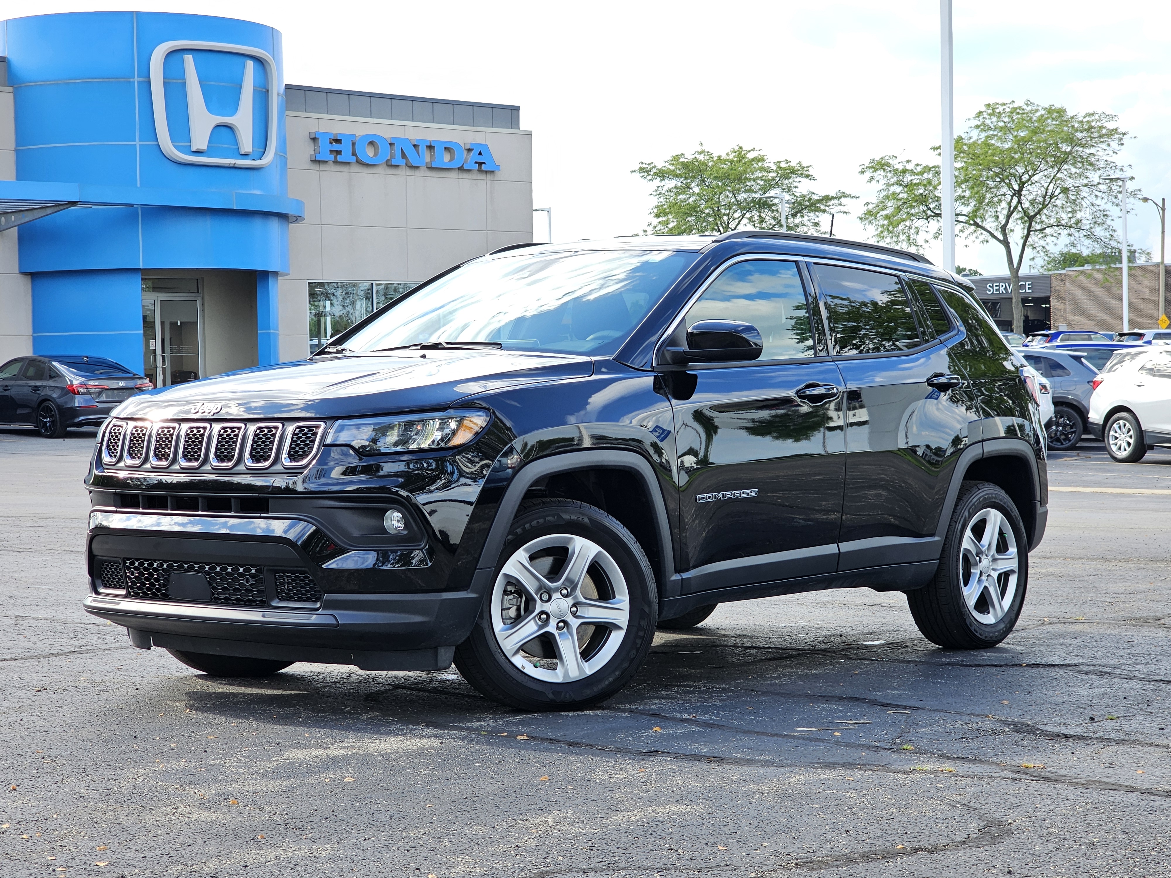 2023 Jeep Compass Latitude 1