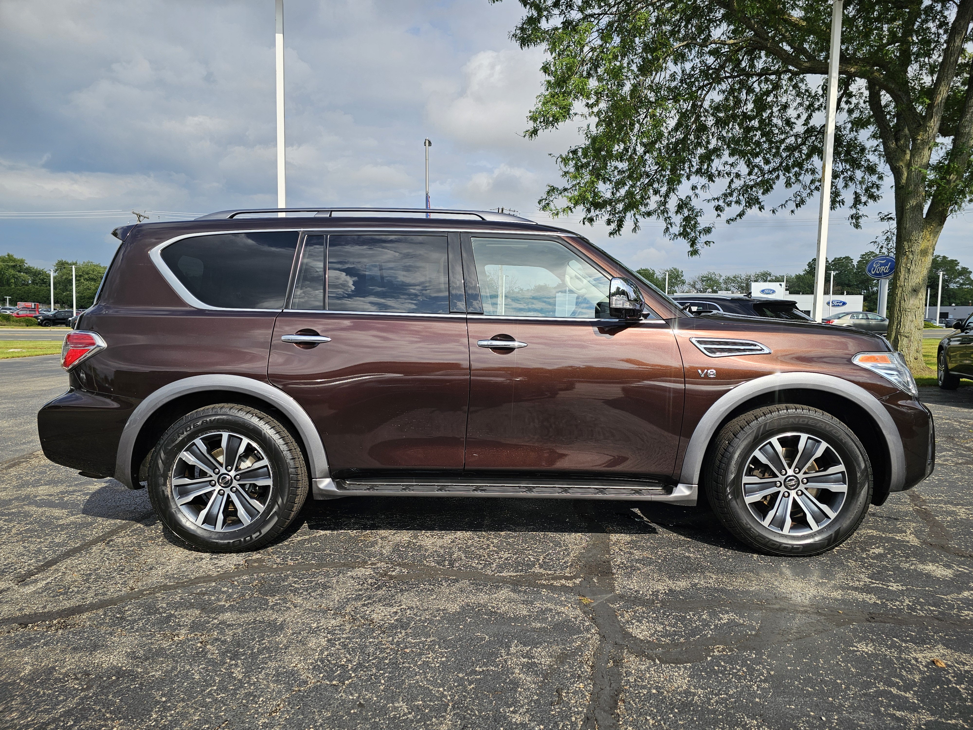 2020 Nissan Armada SL 26