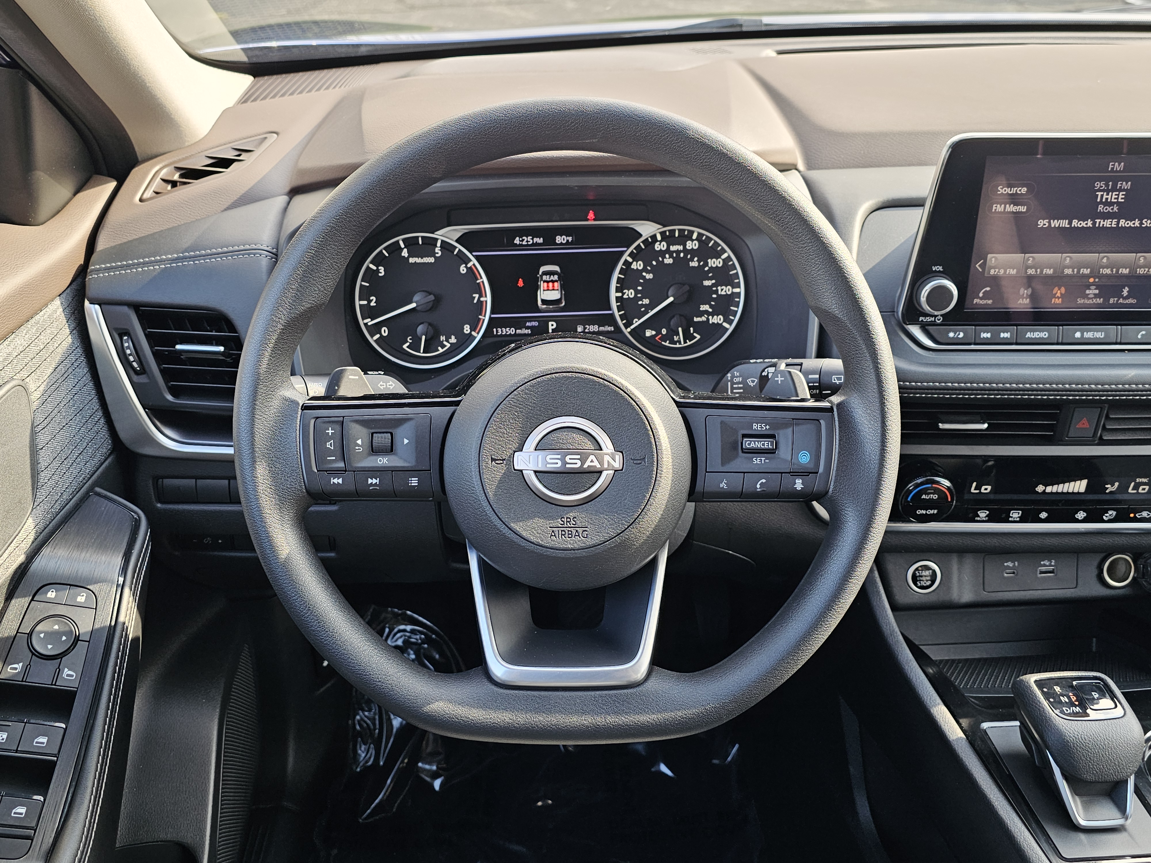 2023 Nissan Rogue SV 3