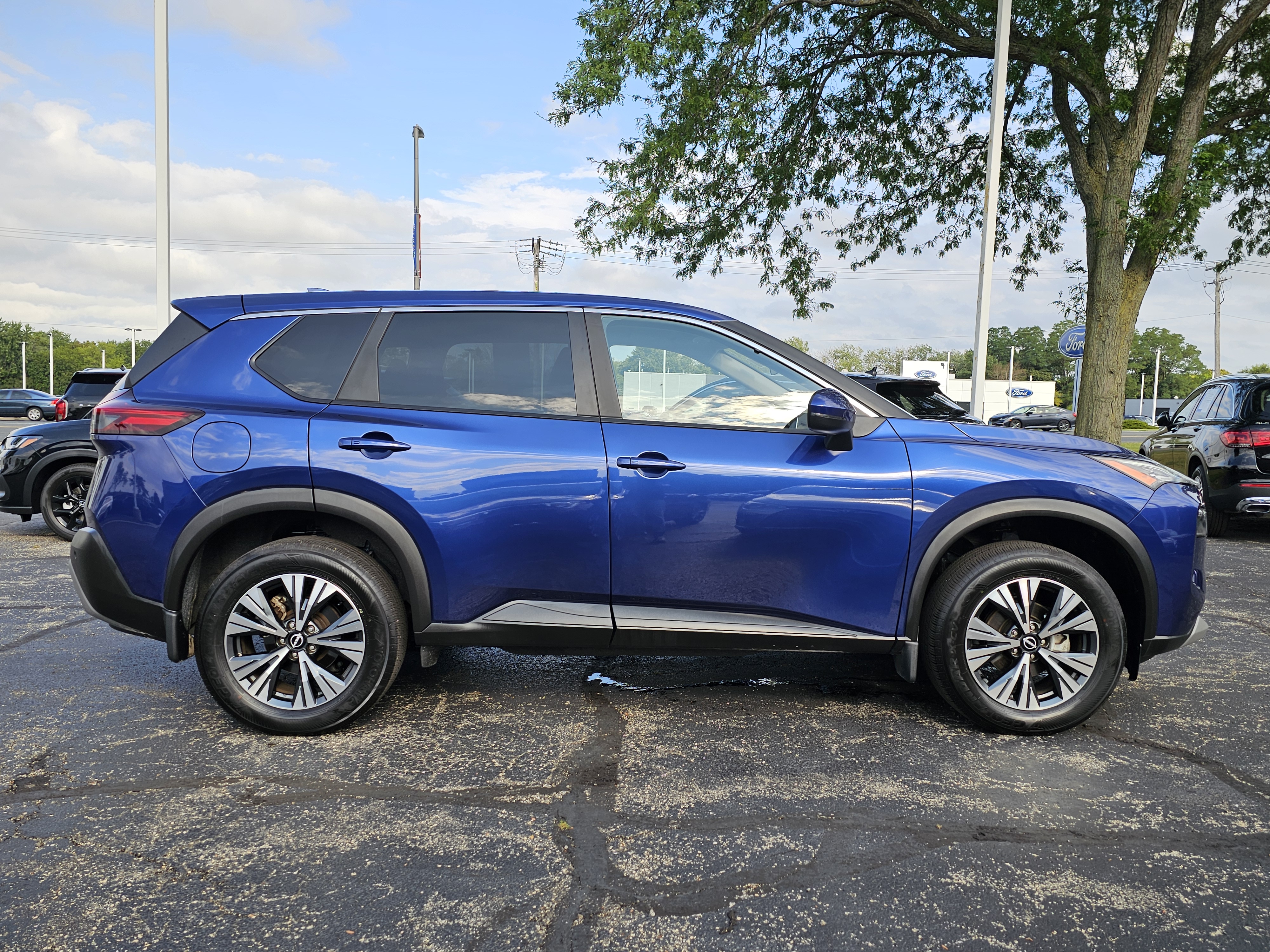 2023 Nissan Rogue SV 21