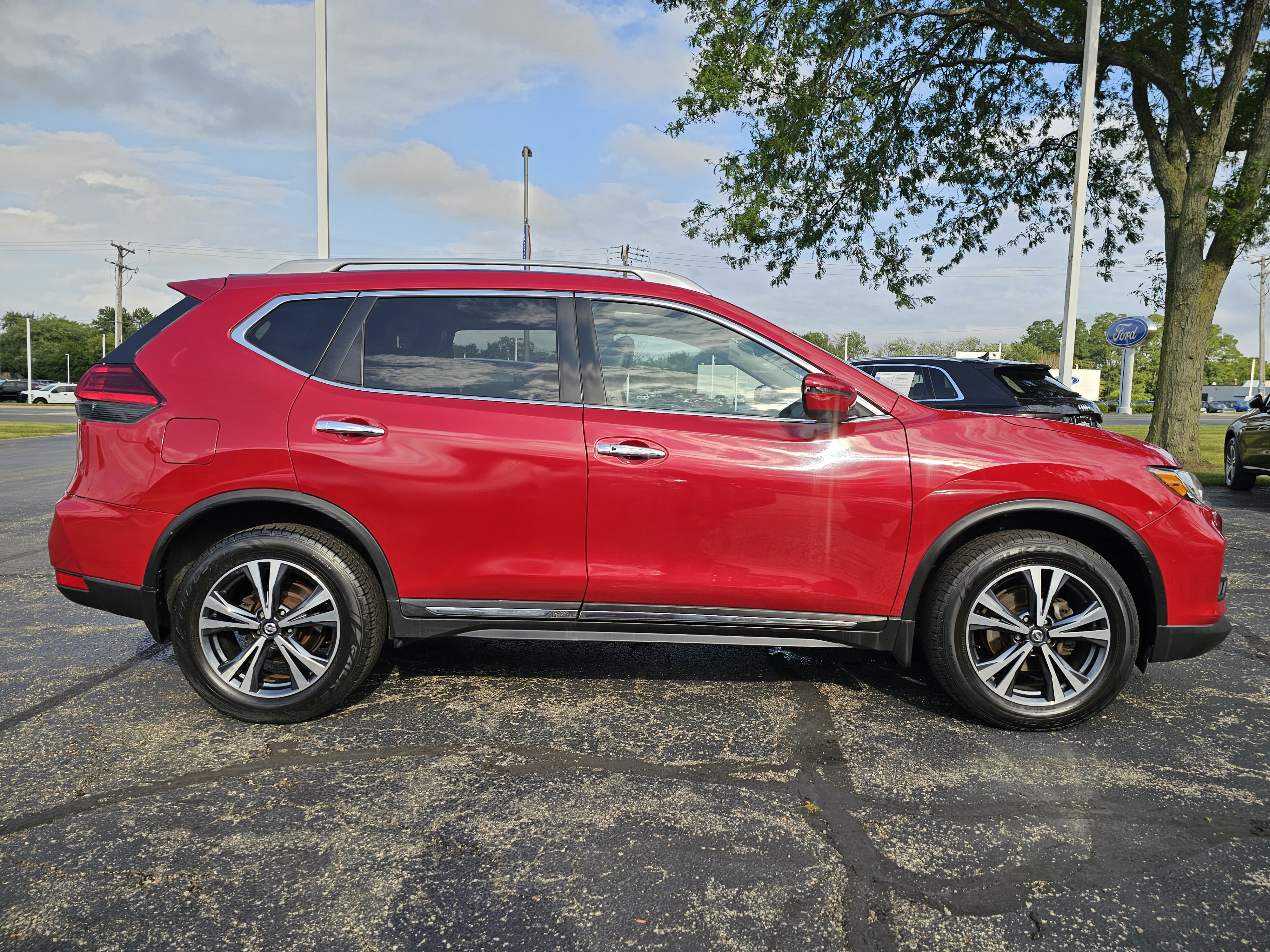 2017 Nissan Rogue SL 24