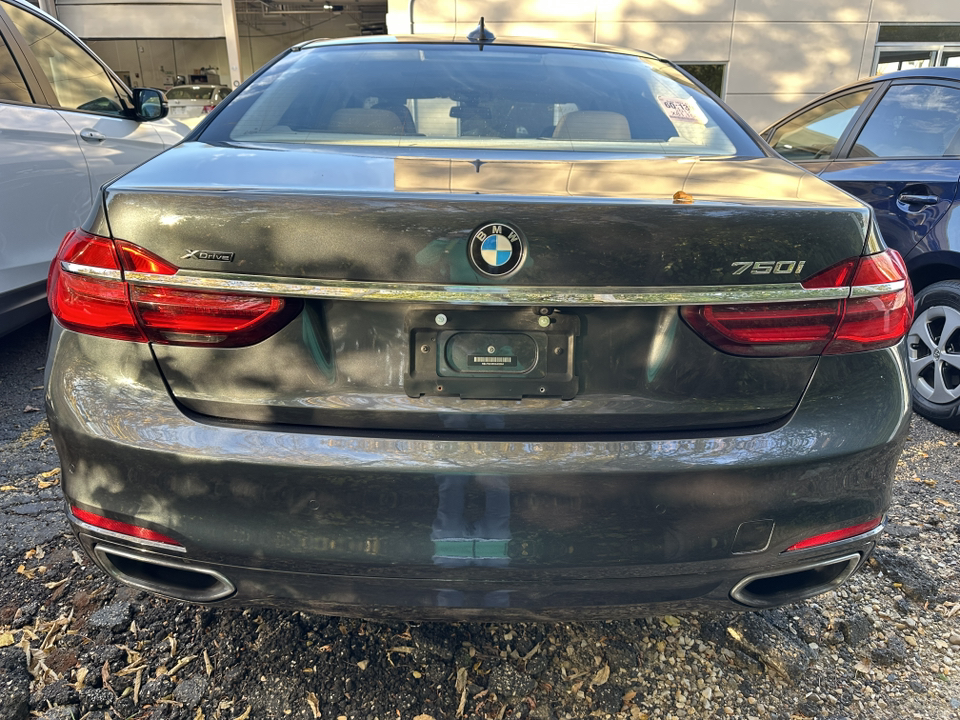 2017 BMW 7 Series 750i xDrive 8