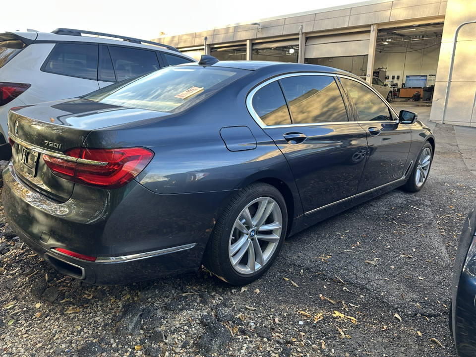 2017 BMW 7 Series 750i xDrive 10