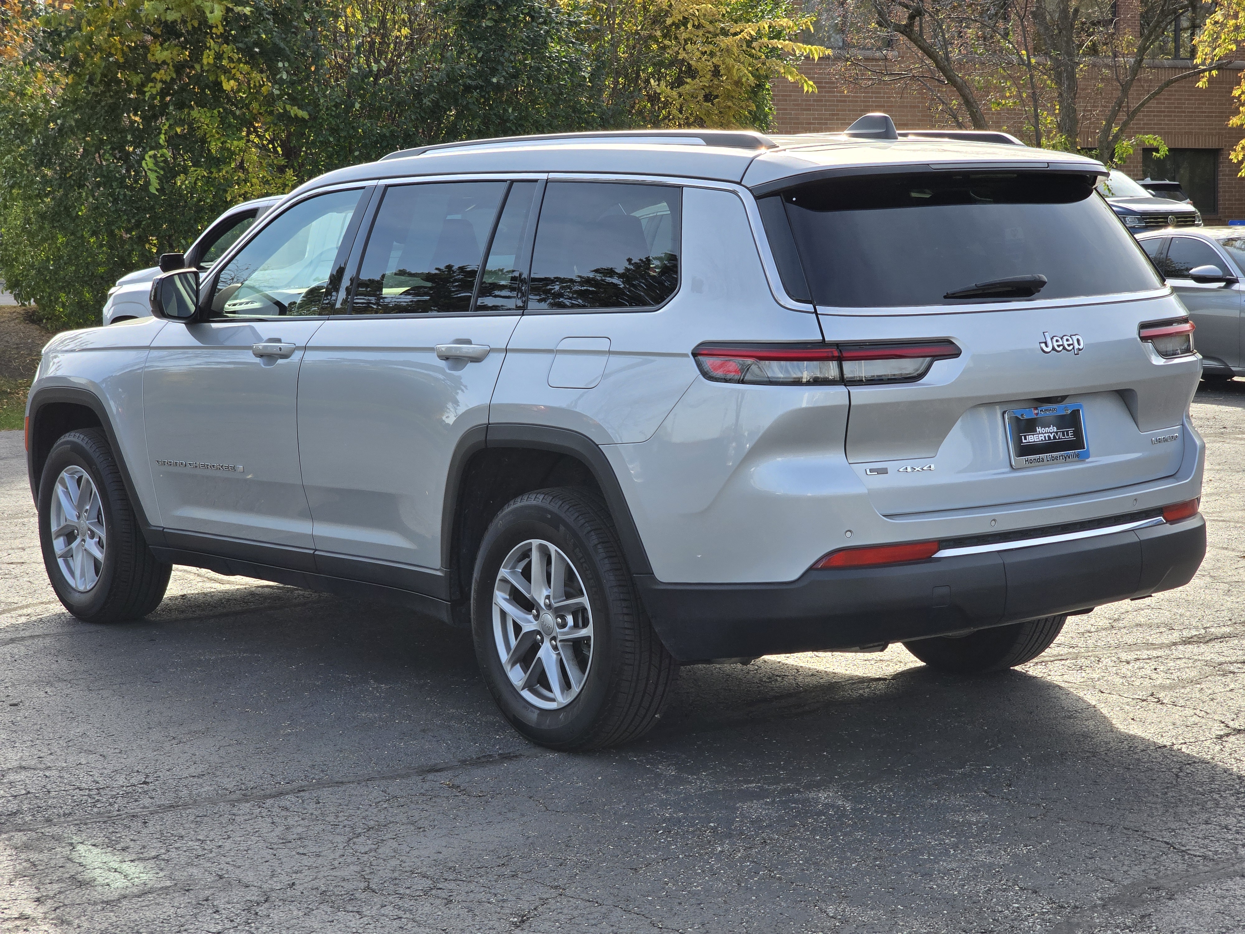 2022 Jeep Grand Cherokee L Laredo 12