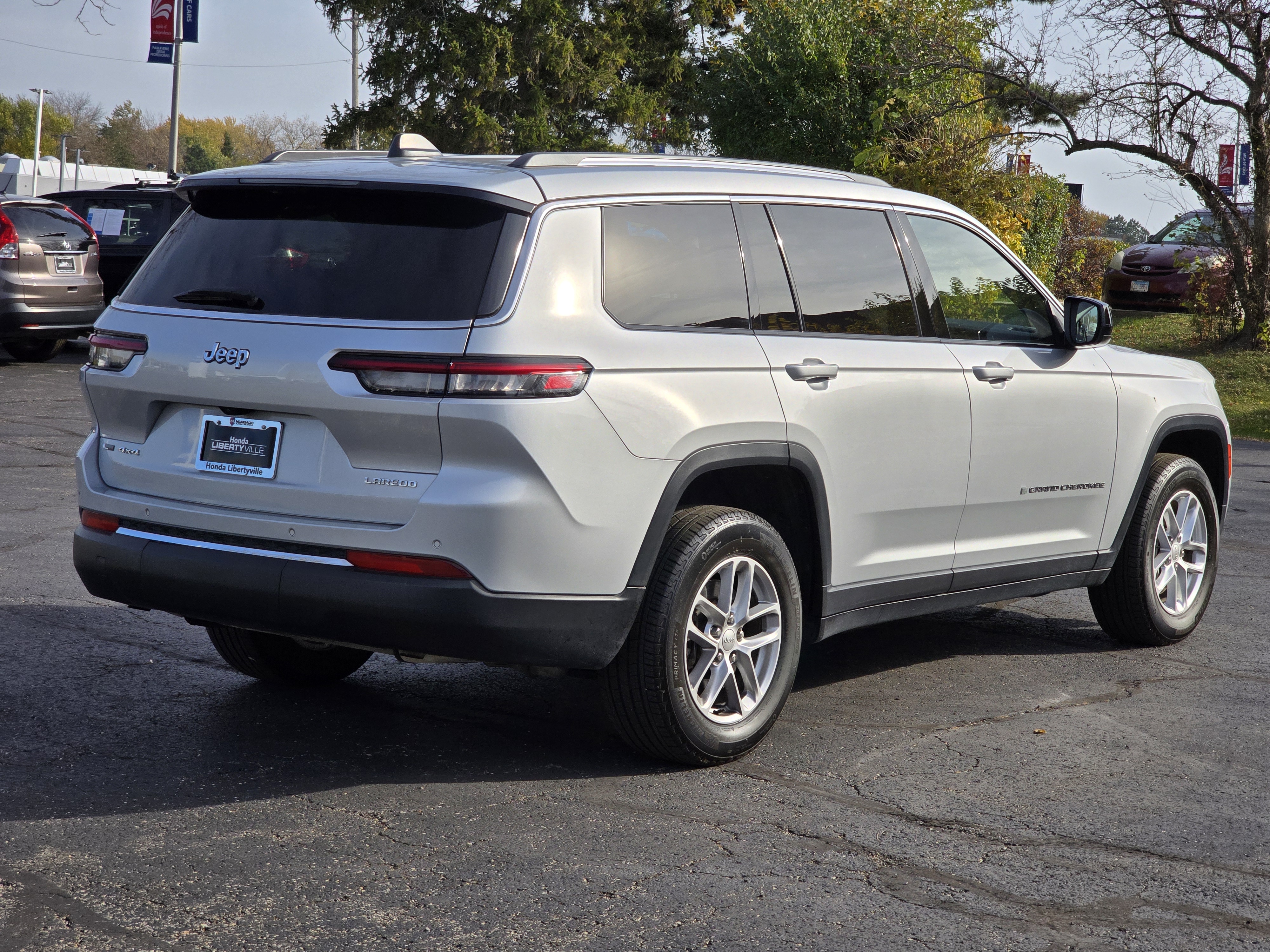 2022 Jeep Grand Cherokee L Laredo 16