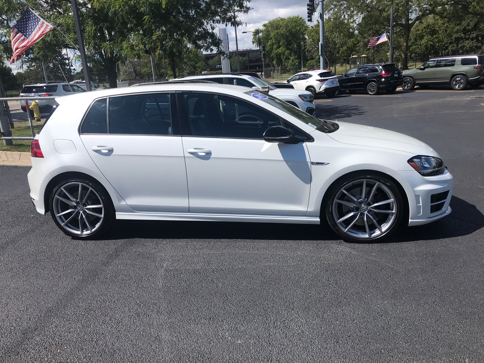 2017 Volkswagen Golf R 4MOTION 2