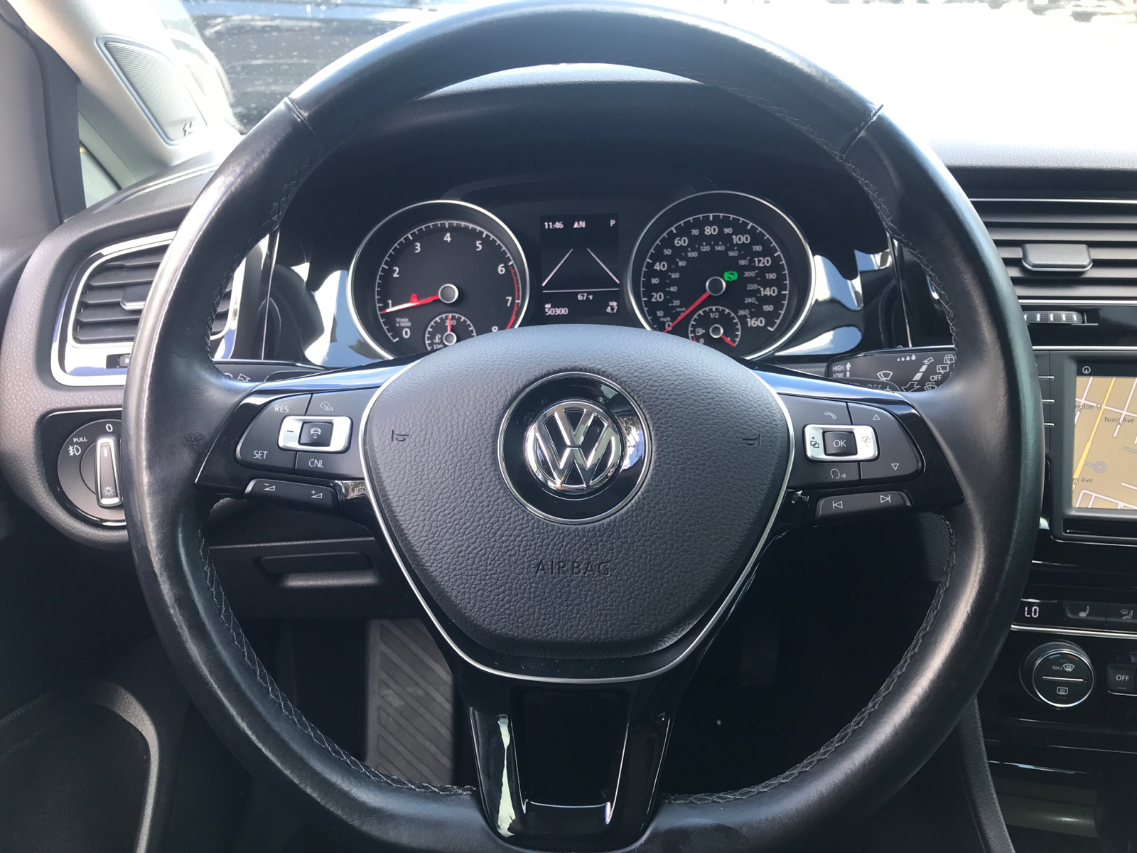 2016 Volkswagen Golf SportWagen  10