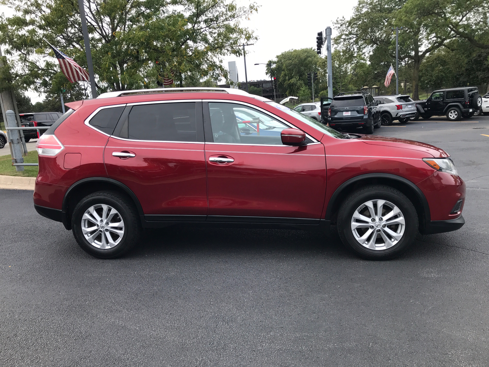 2015 Nissan Rogue SV 2